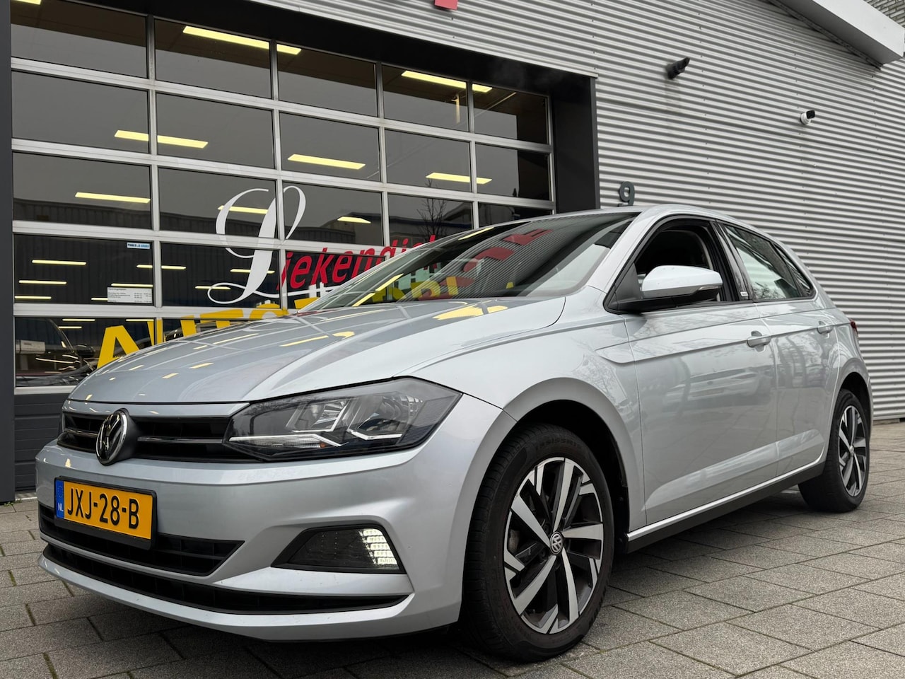Volkswagen Polo - 1.0i Comfortline Business - Apple CarPlay / Navigatie - Airco I LED I PDC I Sport velgen I - AutoWereld.nl