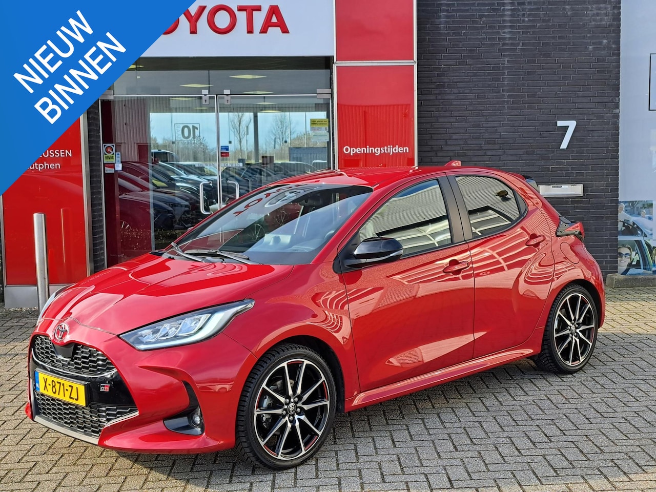 Toyota Yaris - 1.5 Hybrid 130 GR SPORT TREKHAAK ADAPTIVE CRUISECONTROL ACHTERUITRIJCAMERA - AutoWereld.nl