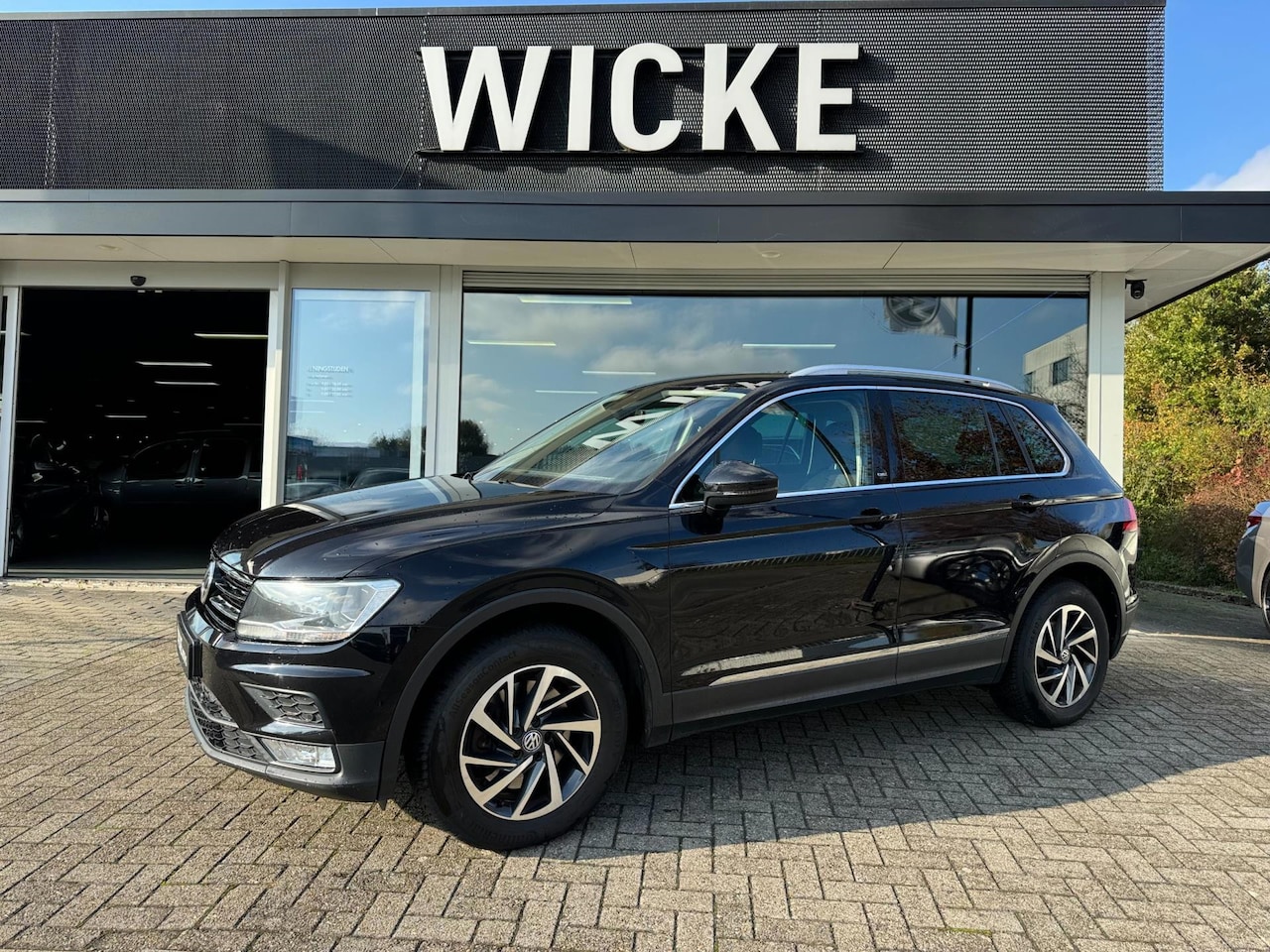 Volkswagen Tiguan - 2.0 TSI 4Motion Highline DSG 180 PK Virtual Trekhaak - AutoWereld.nl