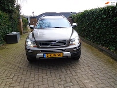 Volvo XC90 - 2.4 D5 Kinetic zeer nette auto 7 persoons net nieuwe apk met onderhoud boeken