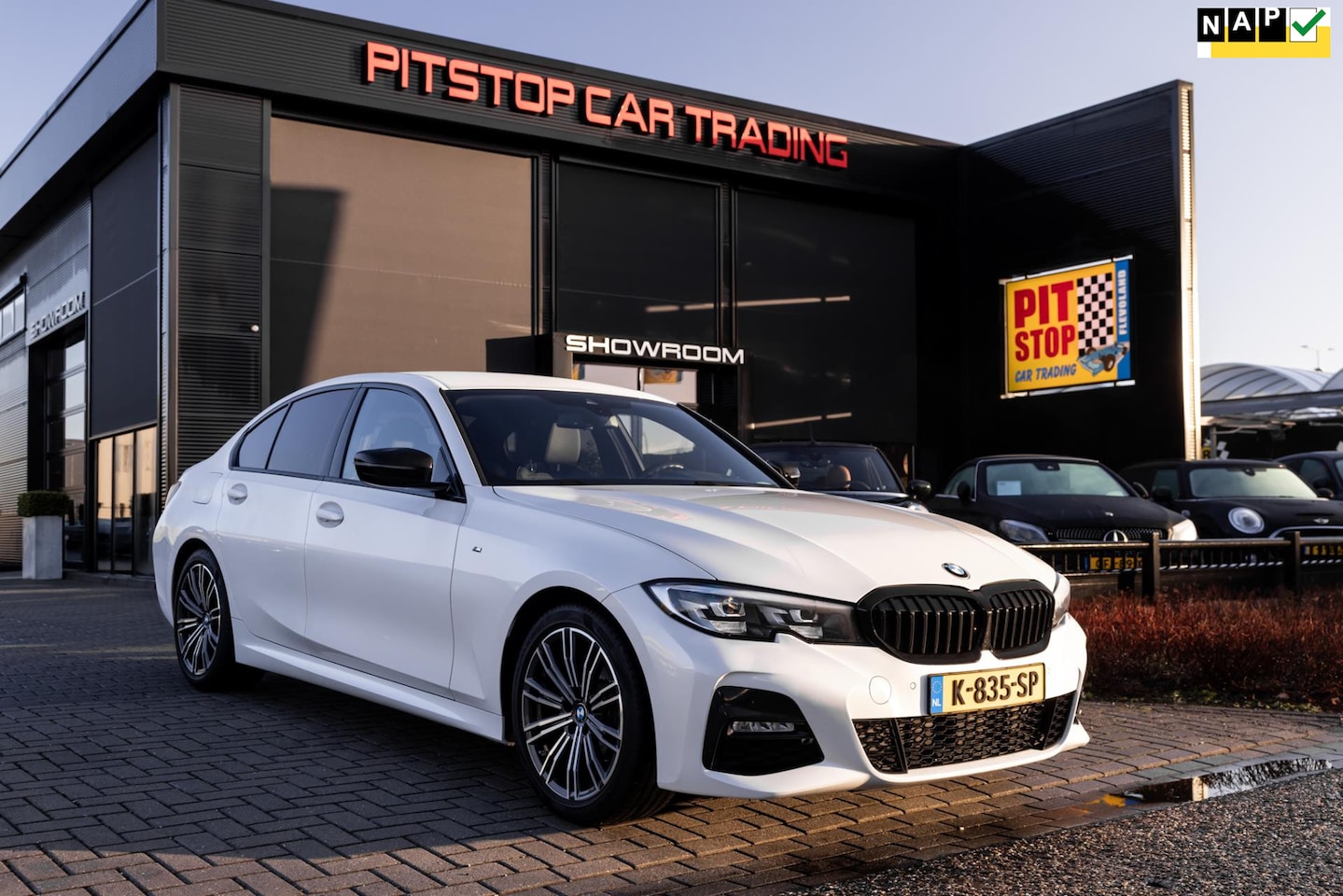 BMW 3-serie - 318i M Sport 318i M-Sport, 156 PK, NL auto, Sfeer, Shadow Line! - AutoWereld.nl