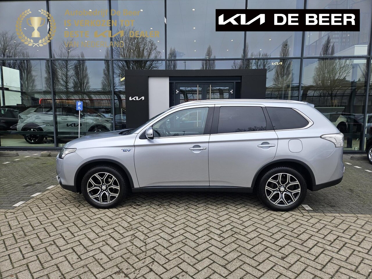 Mitsubishi Outlander - 2.0 PHEV 4WD CVT 5P Executive Edition X-Line - AutoWereld.nl