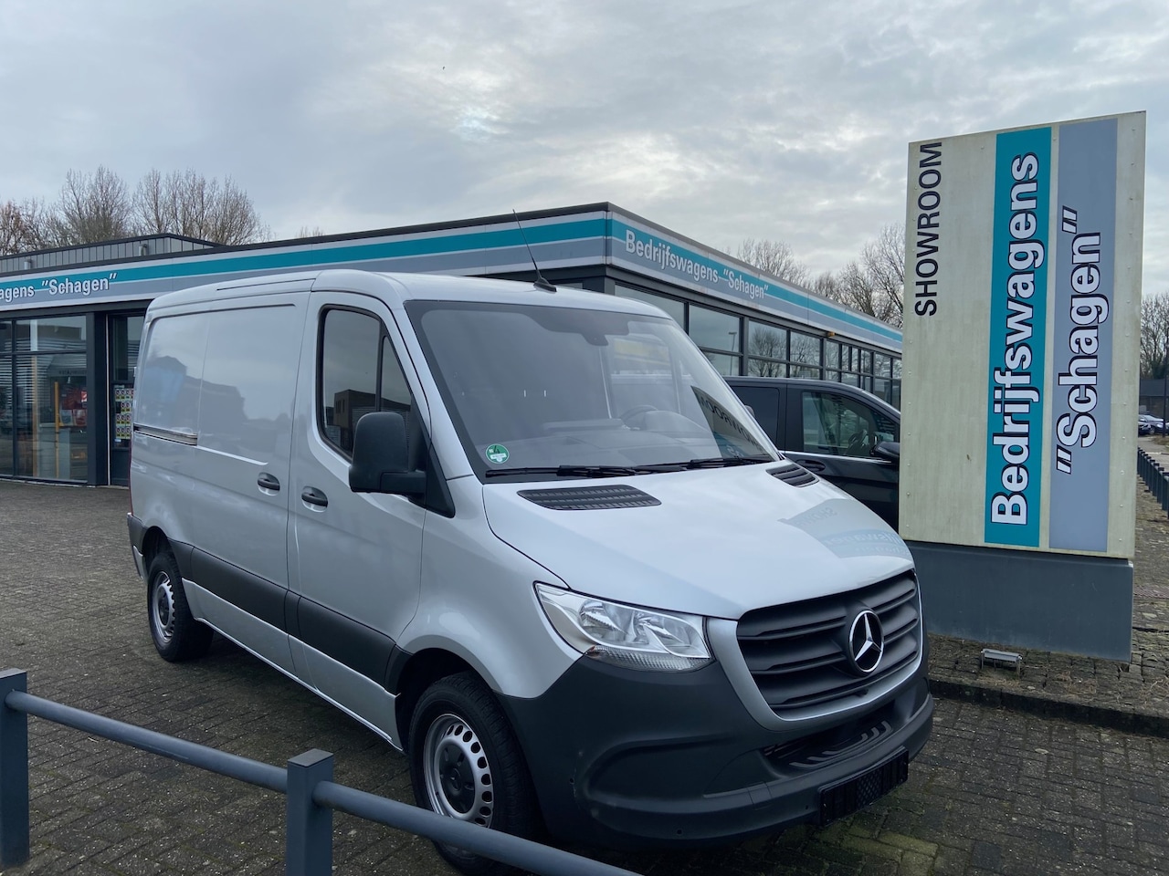 Mercedes-Benz Sprinter - 211 CDI L1H1 E6 | Automaat | 360° Camera | Trekhaak | Mbux - AutoWereld.nl