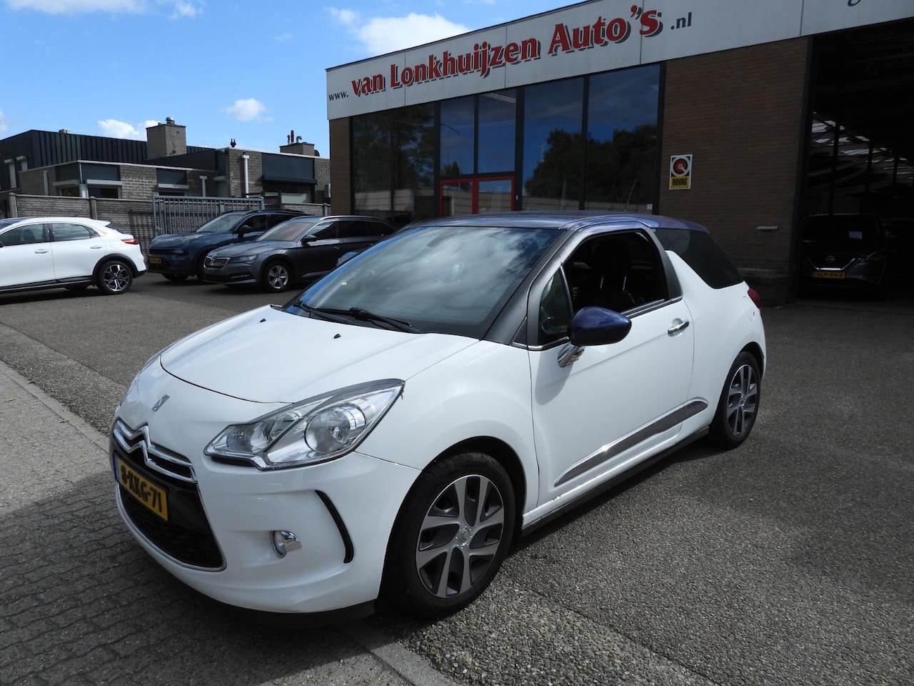 Citroën DS3 - 1.2 VTi So Chic NAVI/CLIMA/CRUISE/PDC! - AutoWereld.nl