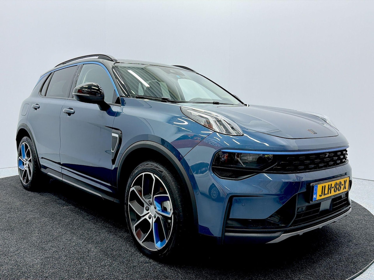 Lynk & Co 01 - 1.5 MY22 - één verfijnde hybride SUV! - AutoWereld.nl