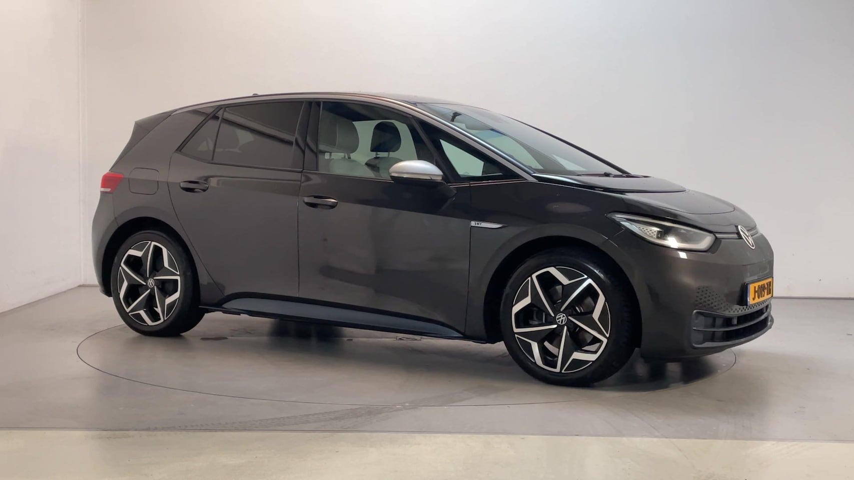 Volkswagen ID.3 - First Plus 58 kWh LED Camera Navigatie Stoelverwarming - AutoWereld.nl
