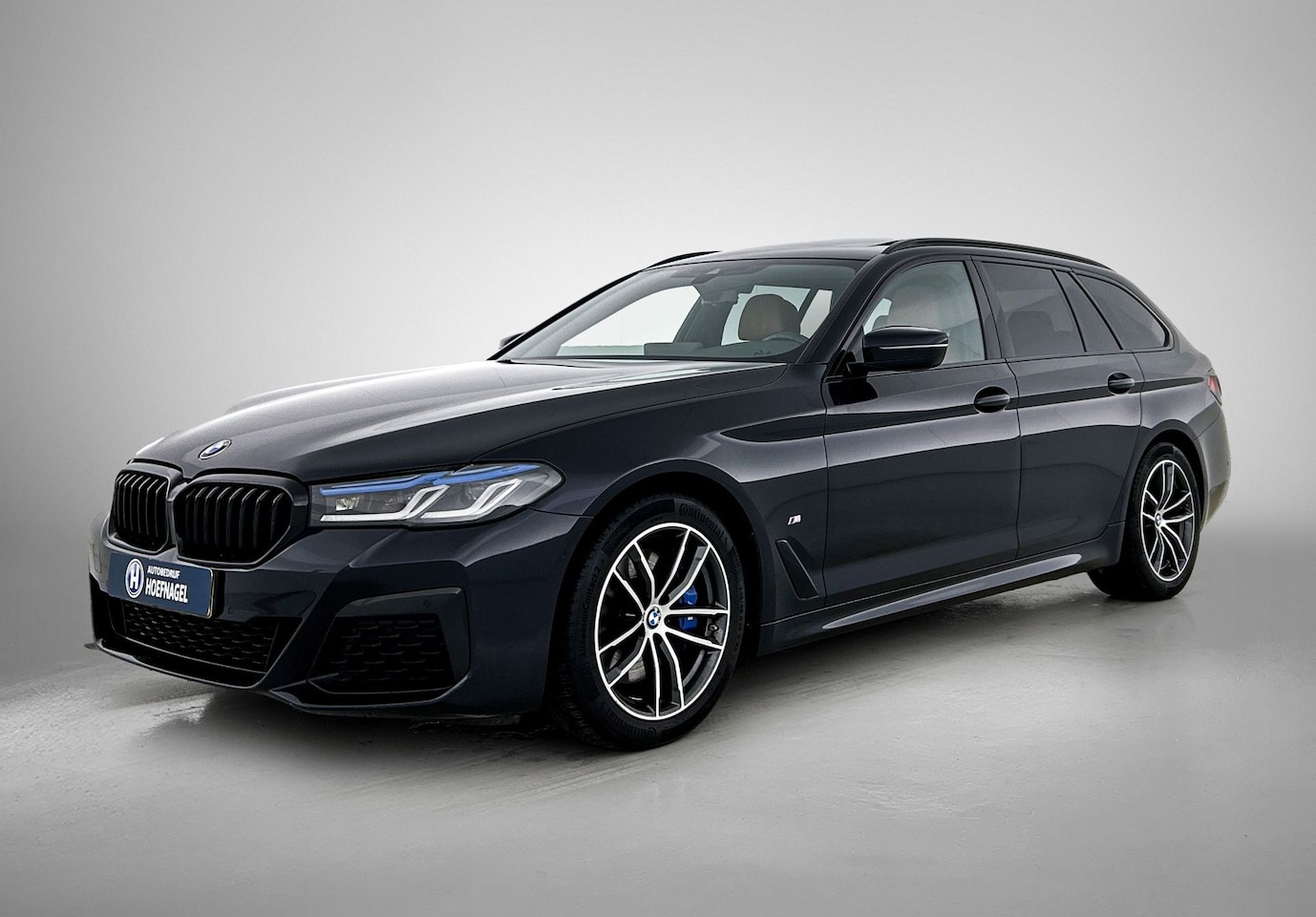 BMW 5-serie Touring - 530i M Sport | Trekhaak | Schuifdak | Laser | Camera | Memory Stoelen | Stoelverwarming - AutoWereld.nl