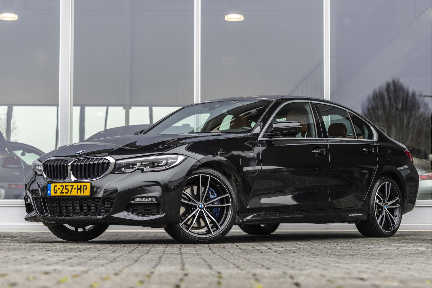 BMW 3-serie - 330e M-Sport High Executive | Pano | Head-up - AutoWereld.nl