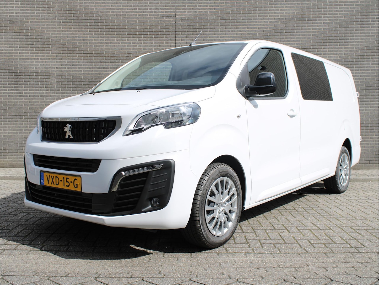 Peugeot Expert - 2.0 BlueHDI 145PK L3 Dubbele Cabine Navigatie, Achteruitrijcamera, Trekhaak Afneembaar, Ai - AutoWereld.nl