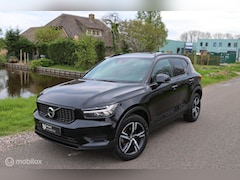 Volvo XC40 - 1.5 T3 R-Design / Pano / Navi / Stoelverwarming