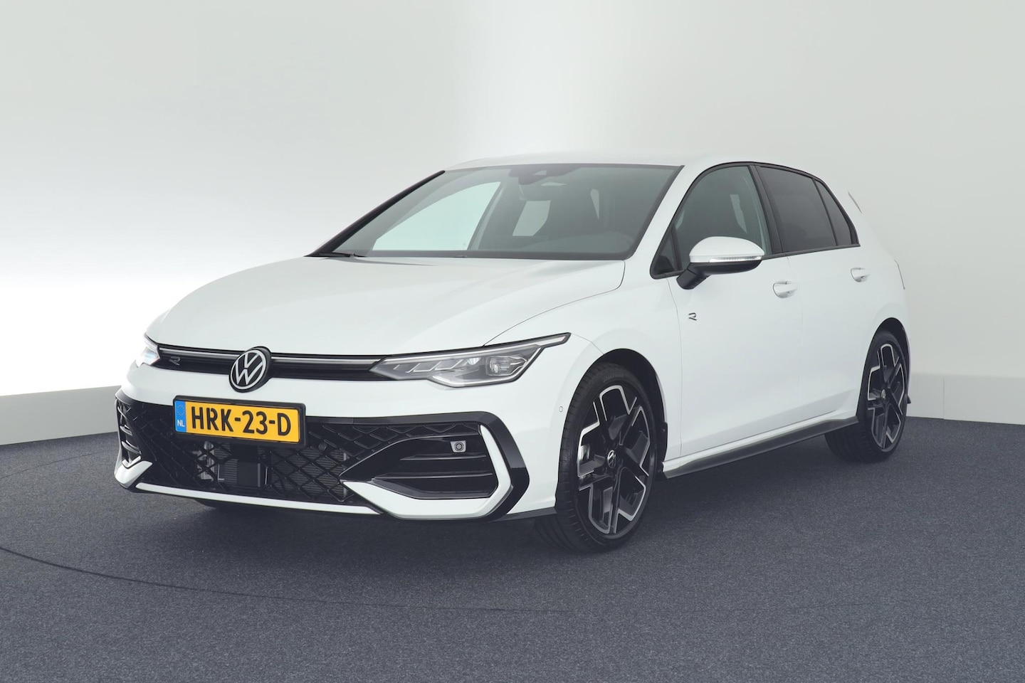 Volkswagen Golf - 8.5 1.5 eTSI 116pk DSG R-Line Edition Camera Keyless Matrix Led Virtual Cockpit Navigatie - AutoWereld.nl