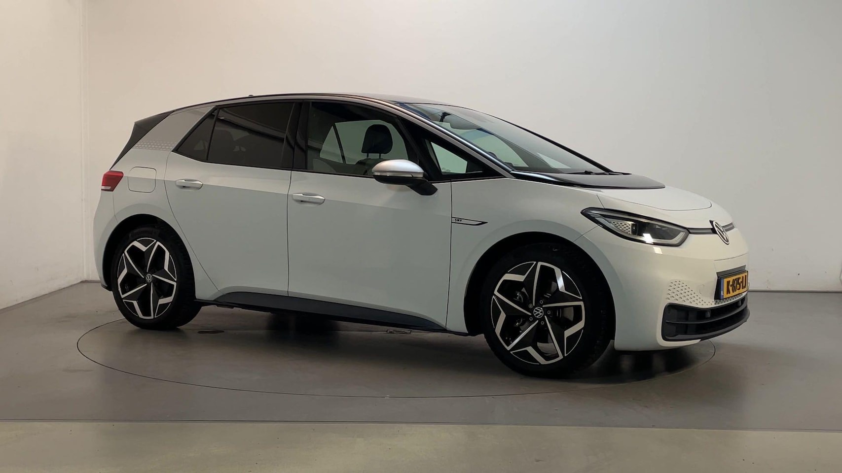 Volkswagen ID.3 - First Plus 58 kWh LED Stoelverwarming Navigatie Camera - AutoWereld.nl