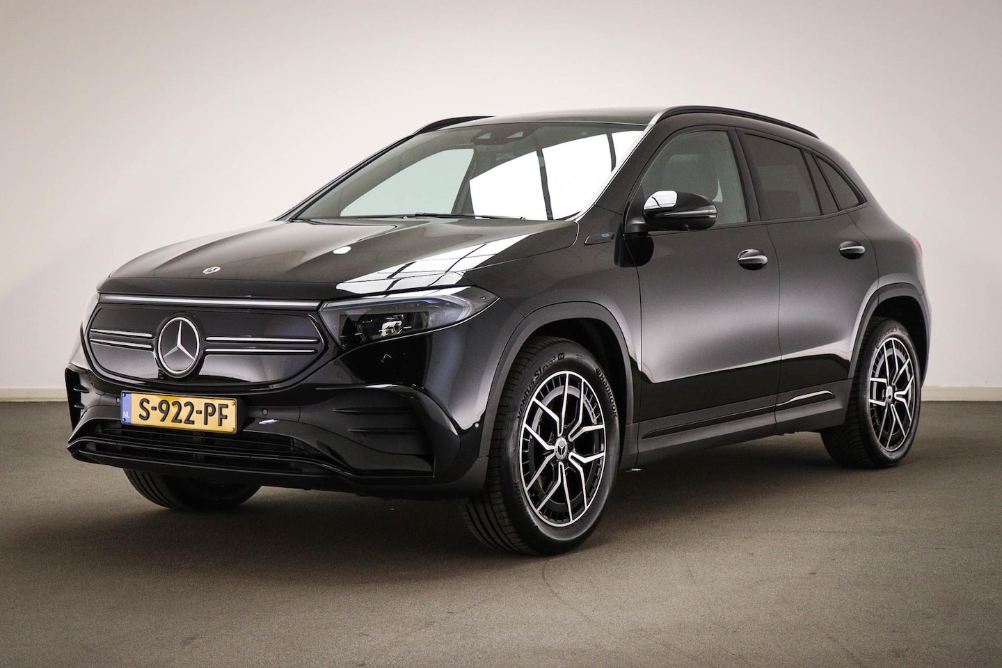 Mercedes-Benz EQA - 250 AMG Line 67 kWh | RIJASSISTENTIE PACK | PANORAMADAK | DAB | APPLE | 360 CAMERA | TREKH - AutoWereld.nl