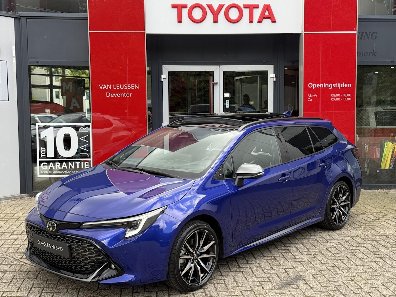 Toyota Corolla Touring Sports - Hybrid 180 GR Sport NIEUW UIT VOORRAAD LEVERBAAR! GR SPORT PLUS PACK SCHUIF/KANTEL DAK JBL - AutoWereld.nl