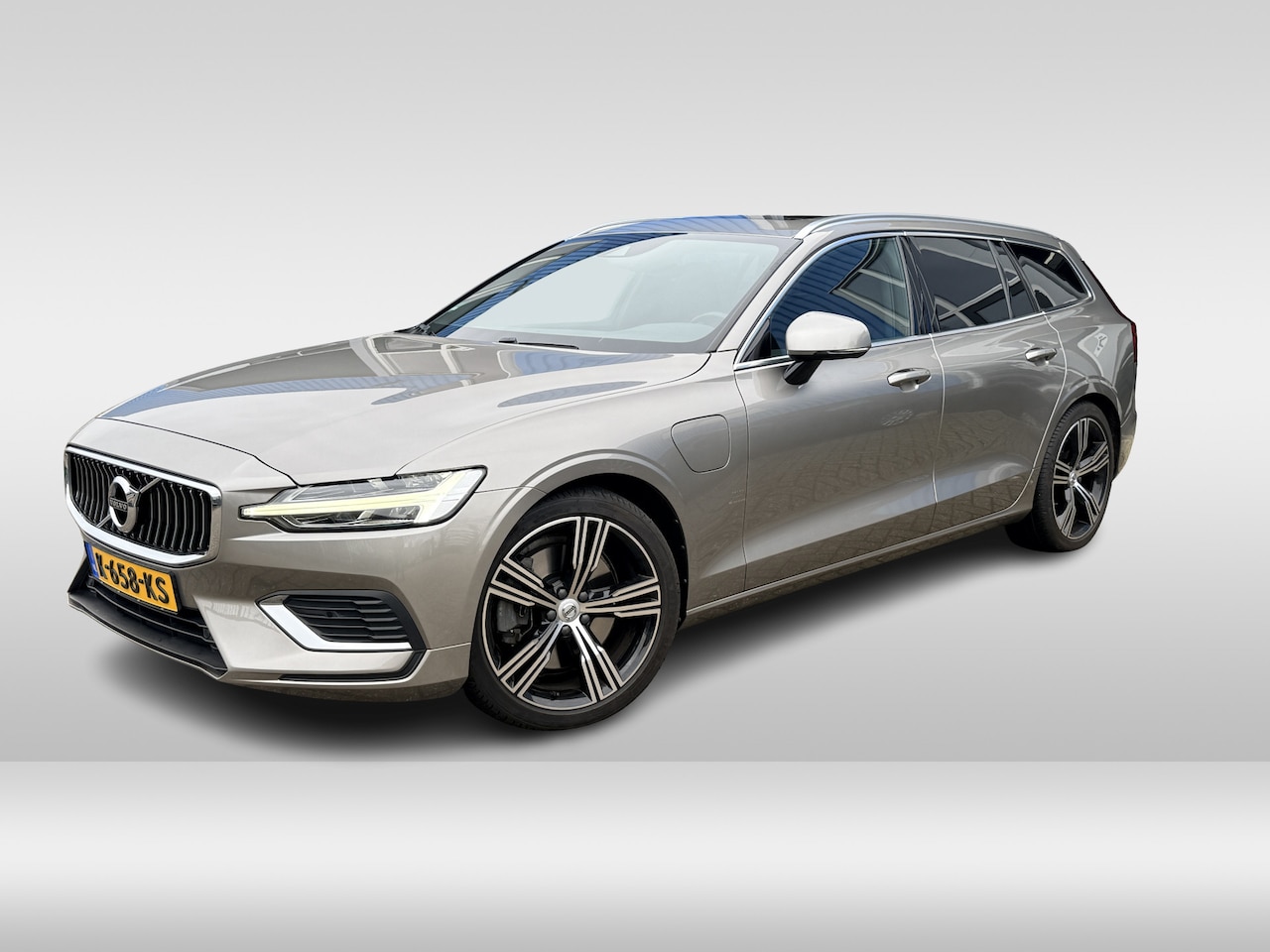 Volvo V60 - 2.0 T6 Recharge AWD Inscription | Pano | LED | Keyless | Adapt. Cruise | Apple/Android | F - AutoWereld.nl