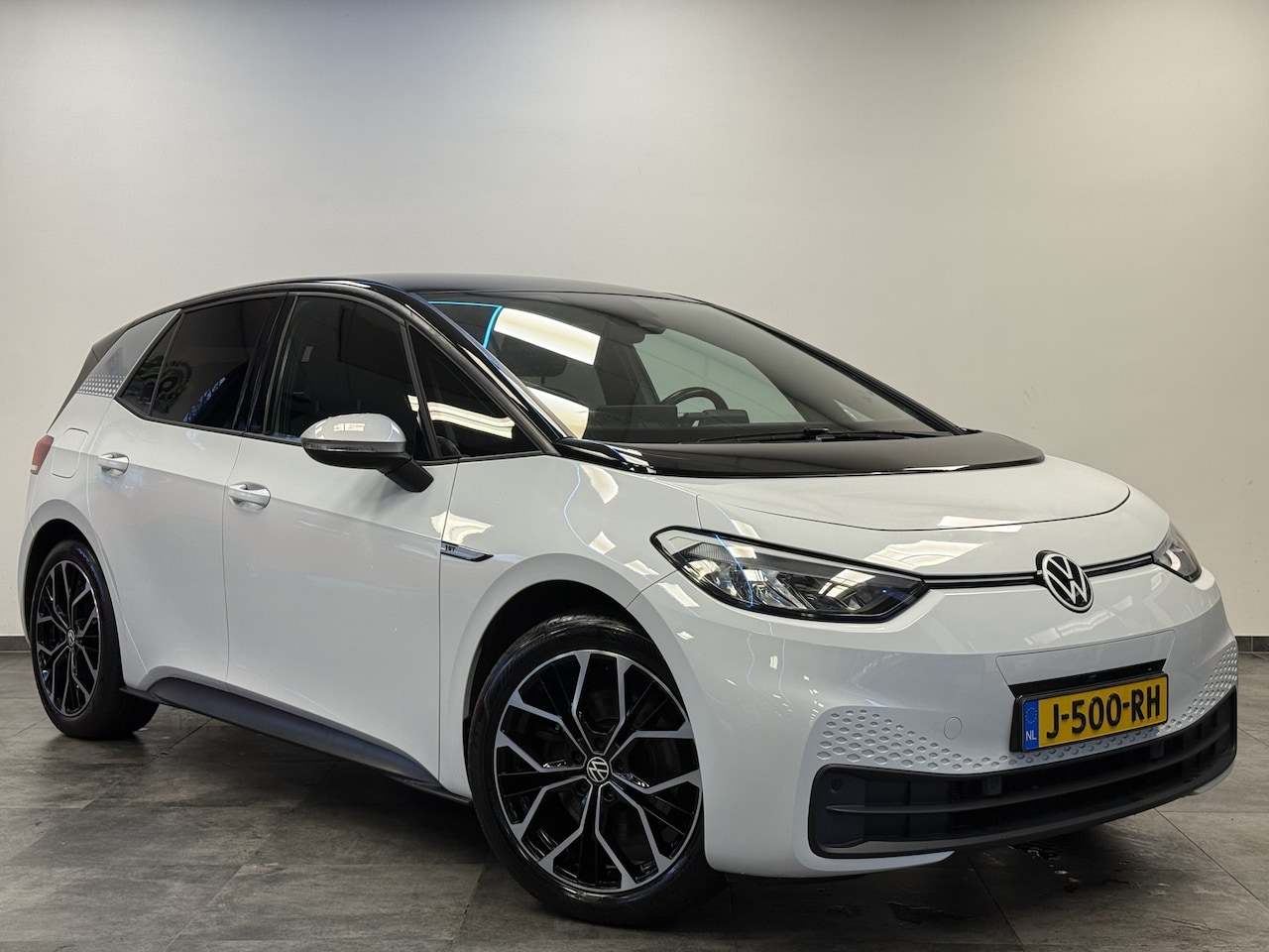 Volkswagen ID.3 - First 58 kWh Adaptive-Cruise Full-led Navigatie Trekhaak 24 maanden garantie mogelijk (*vr - AutoWereld.nl