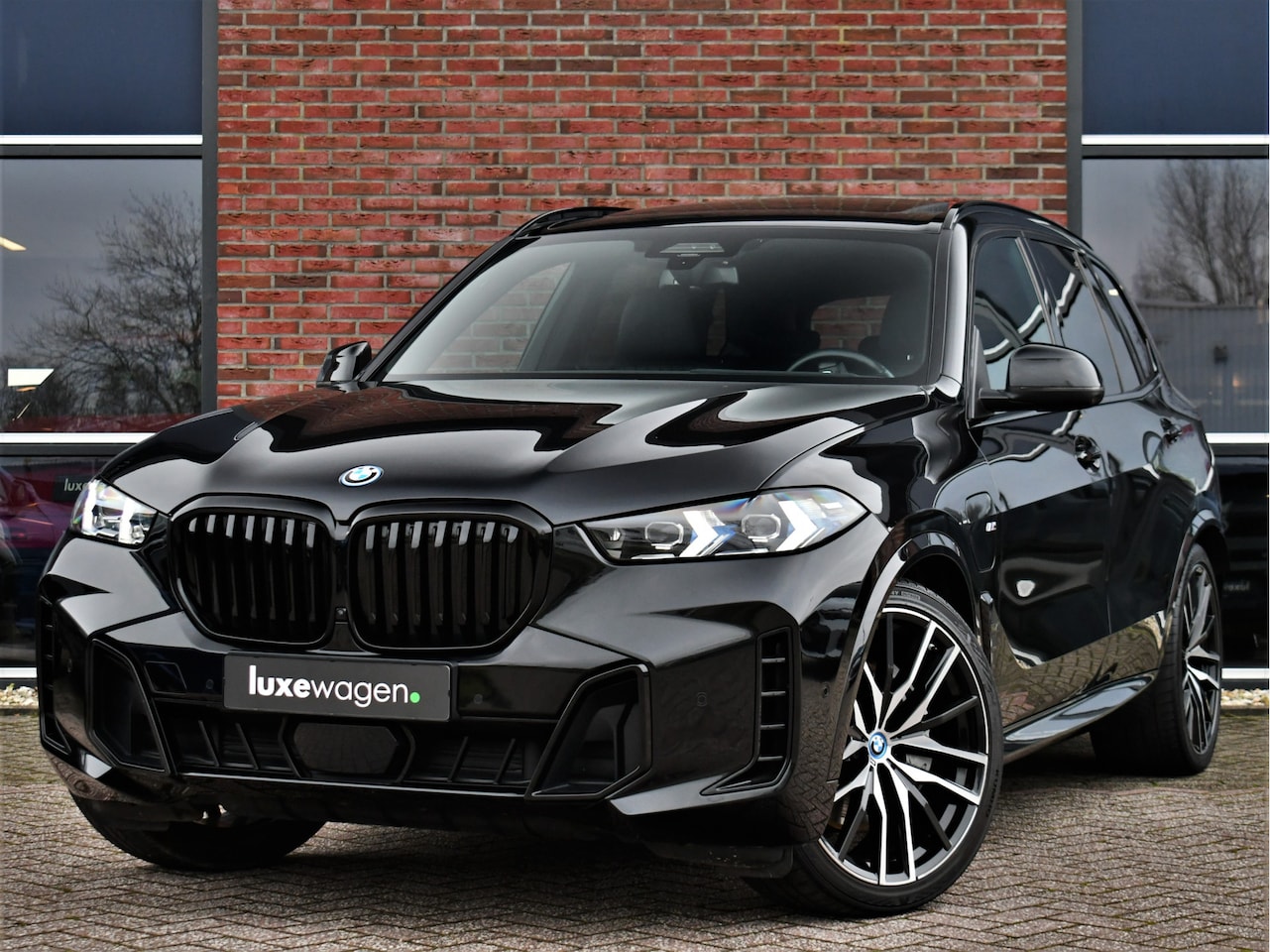 BMW X5 - xDrive50e M-Sport Skylounge Comf-stoel ACC 360 HUD H/K 22inch BTW-auto - AutoWereld.nl
