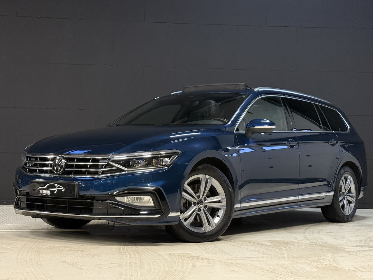 Volkswagen Passat Variant - 1.5 TSI 2x R-Line Business + | Panoramadak | Leder | Camera | Afn. trekhaak | Adaptive cru - AutoWereld.nl
