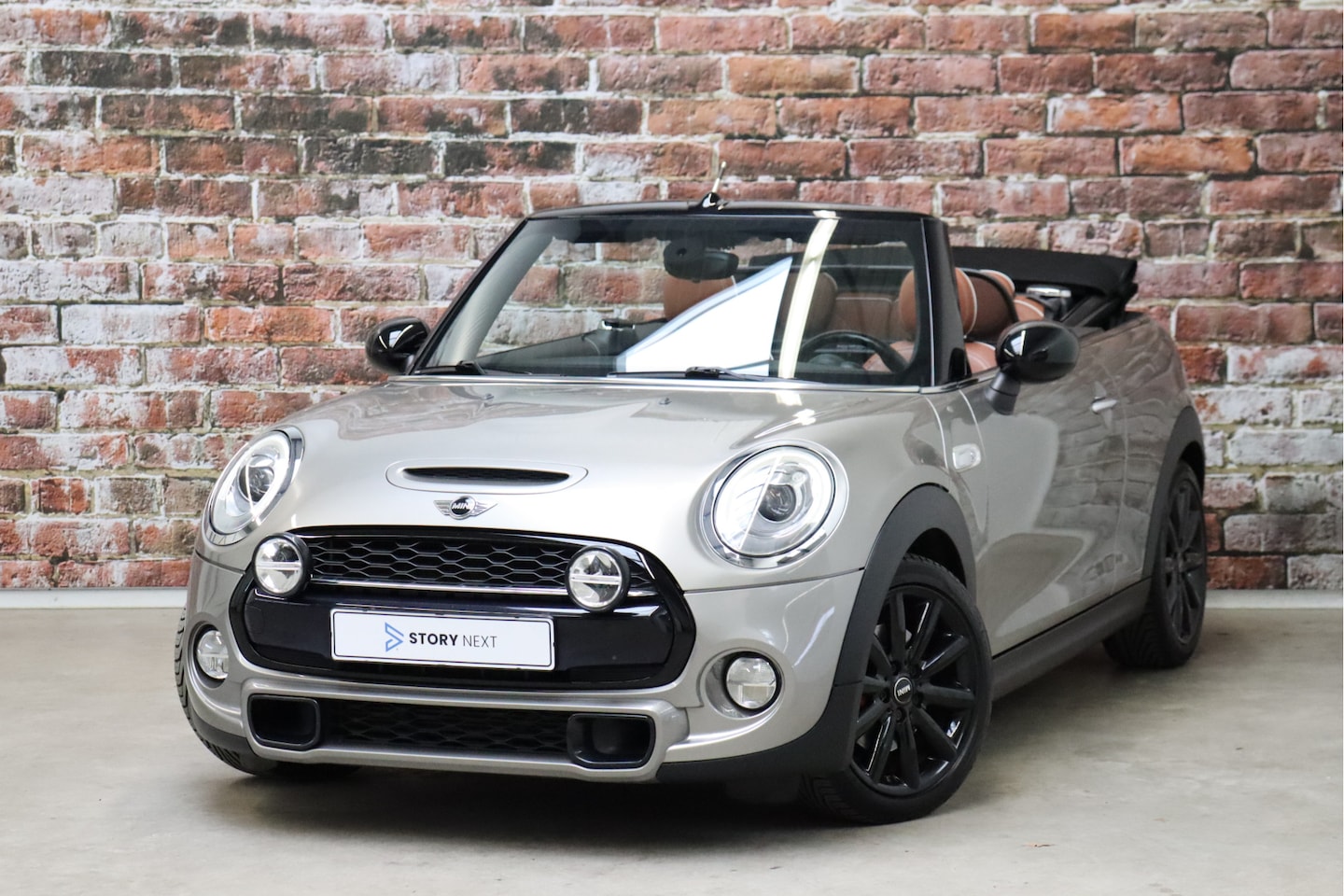 MINI Cabrio - Cooper S Chili / Navigatie Professional / Stoelverwarming / Parkeersensoren / Leder / Crui - AutoWereld.nl