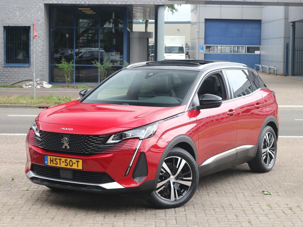 Peugeot 3008 - 1.6 HYbrid4 300pk GT / Panoramadak/ FOCAL / Night Vision / SOH 99% - AutoWereld.nl