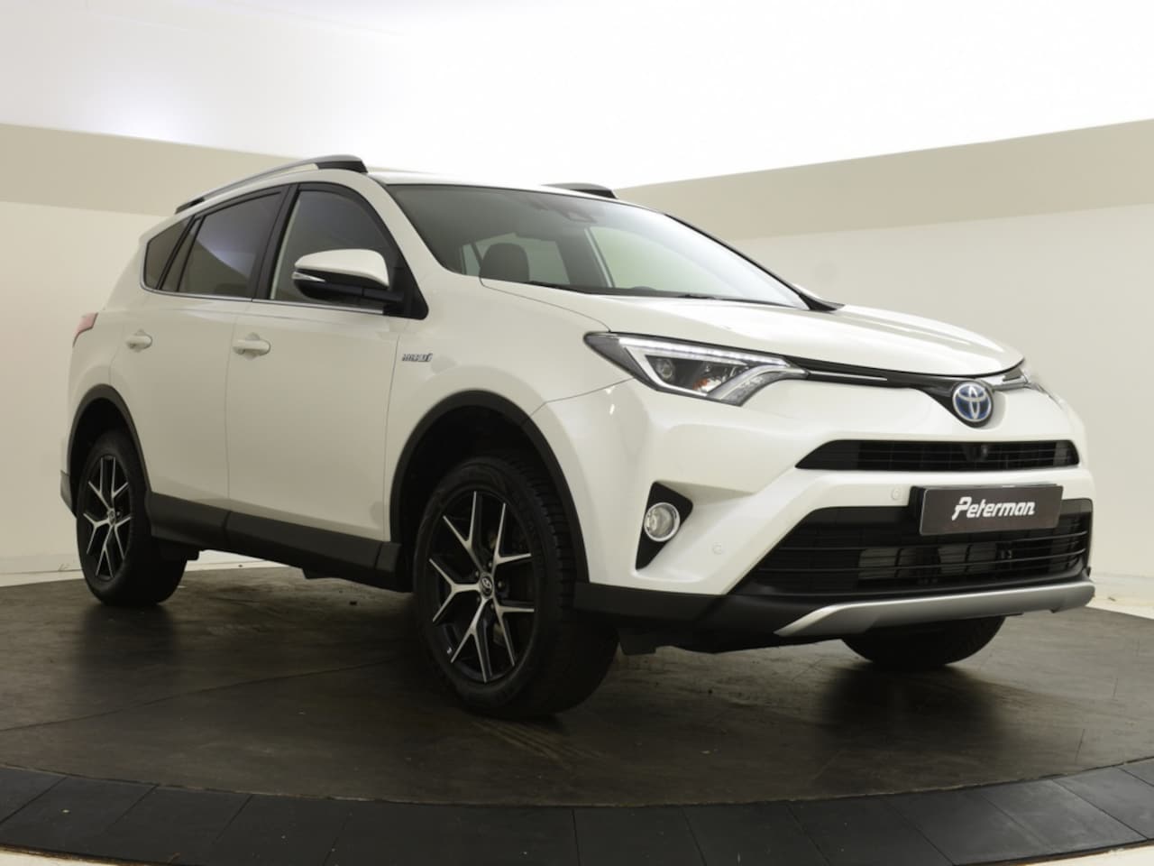 Toyota RAV4 - 2.5 Hybrid Style | Trekhaak | Navigatie | 360 Camera - AutoWereld.nl