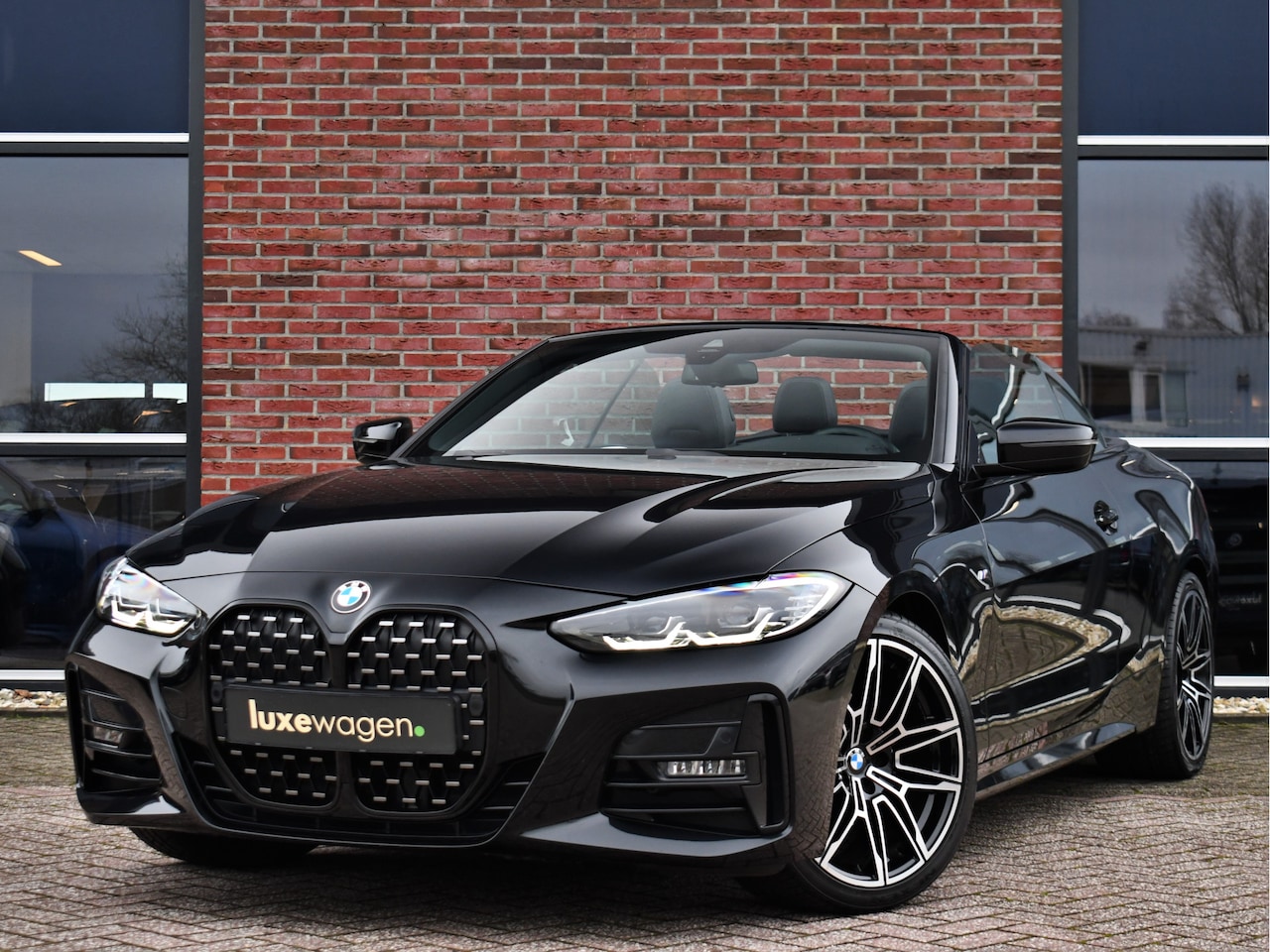 BMW 4-serie Cabrio - 420i M-Sport 19inch Nekverw Adp-demping - AutoWereld.nl