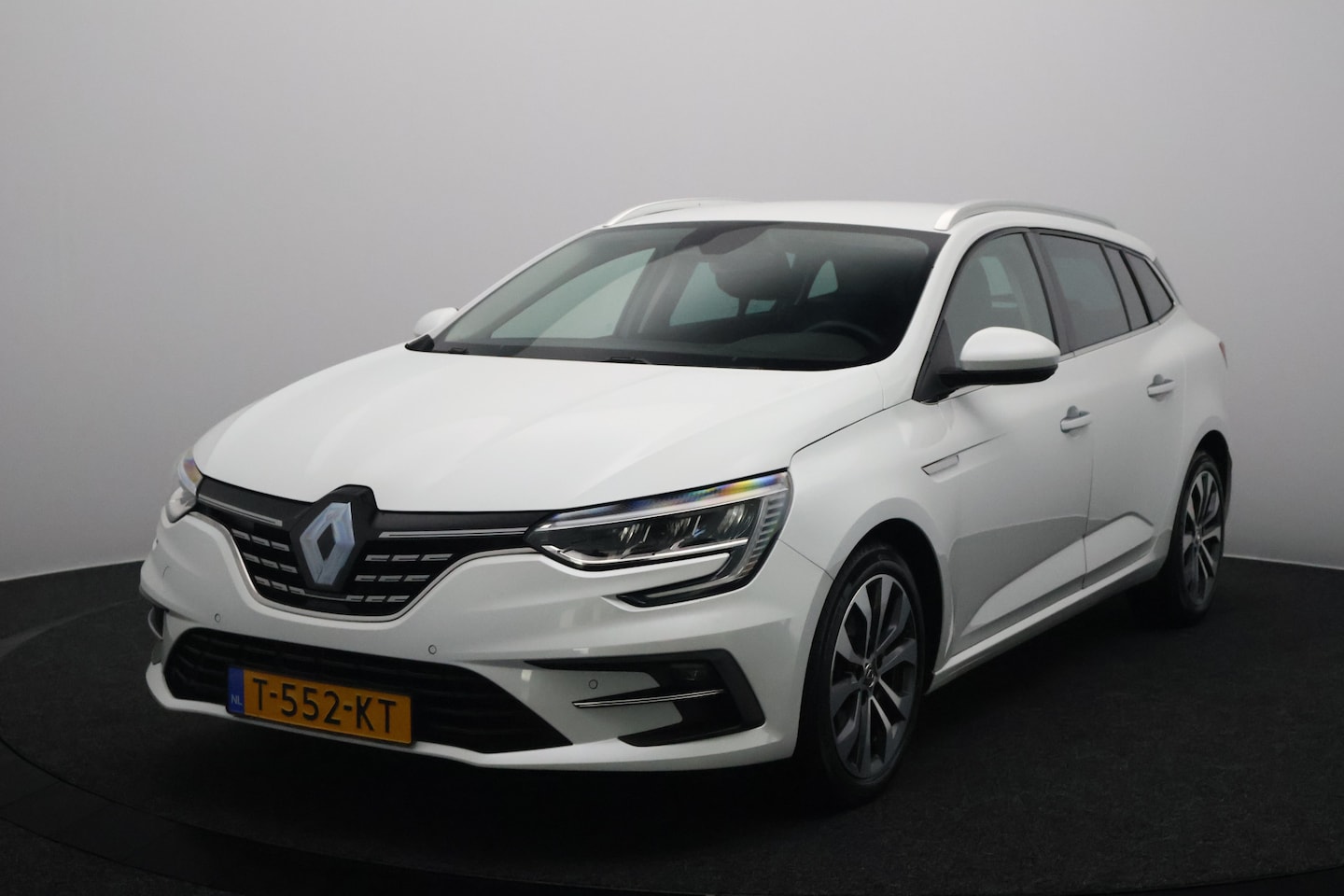 Renault Mégane Estate - 1.3 TCe 140 Techno | Trekhaak | Automaat | Camera | Carplay&Android | Navigatie - AutoWereld.nl