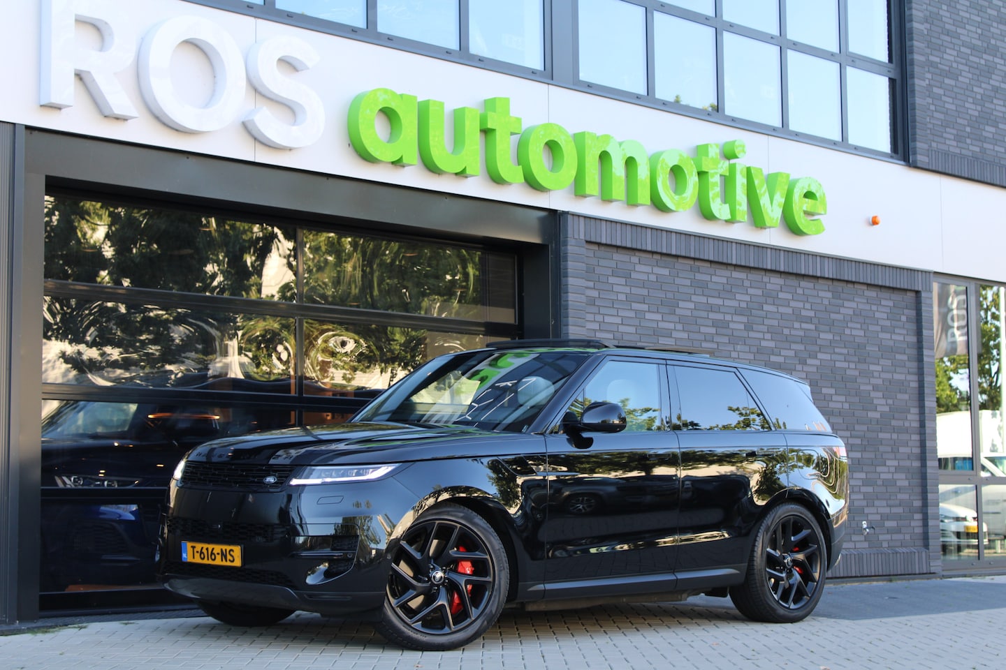 Land Rover Range Rover Sport - 3.0 P440e Dynamic HSE | NAP | SOFT-CLOSE | PANO | MERIDIAN | KOELBOX | ELEK TREKHAAK | 360 - AutoWereld.nl