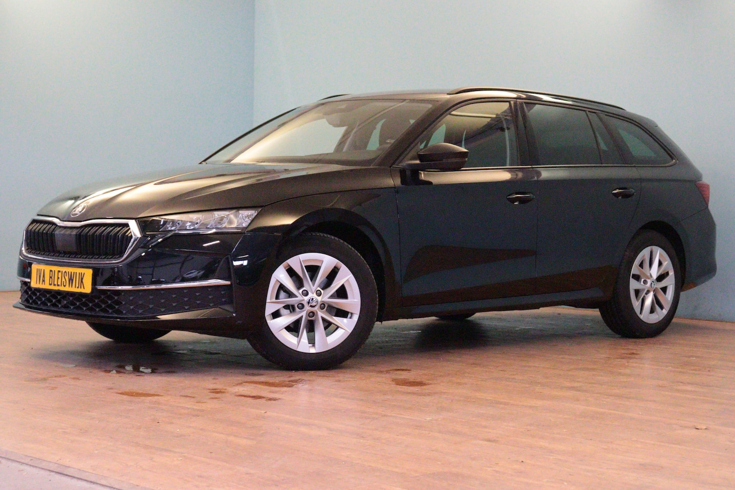 Skoda Octavia Combi - 1.5 TSI MHEV Business Edition Automaat | NAVI | CAMERA + PDC | ADAP CRUISE | STOELVERW | E - AutoWereld.nl