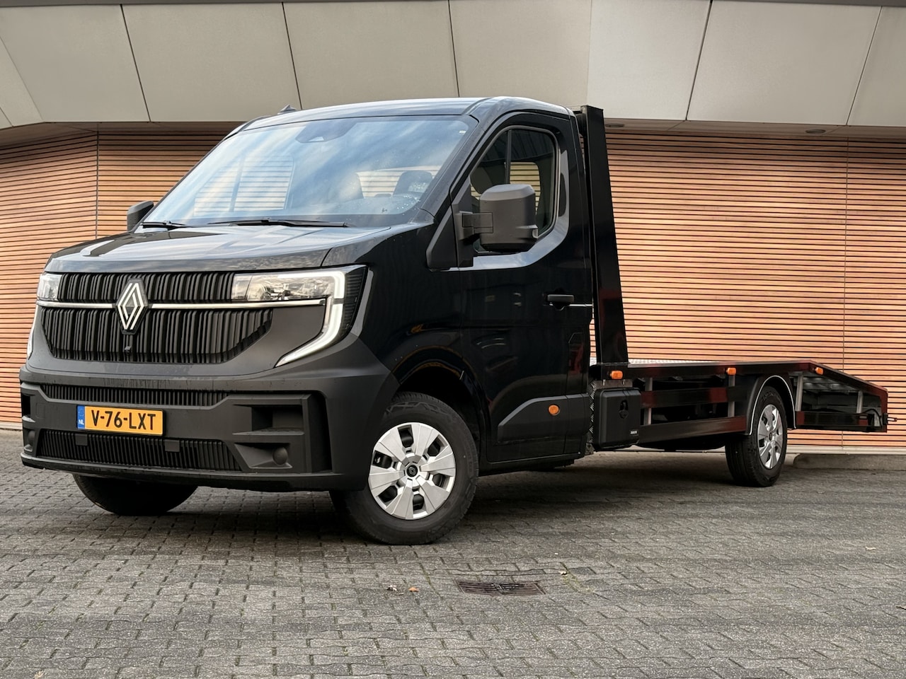 Renault Master - T35 2.0 dCi 170 L3H1 Oprijwagen Navi By App / Cruise / Airco / Trekhaak - AutoWereld.nl