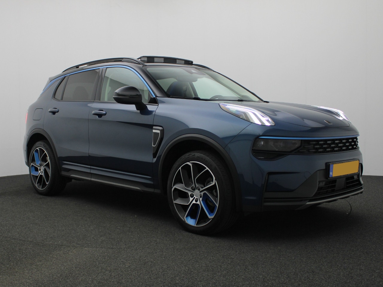 Lynk & Co 01 - 1.5 MY22 - Blauw, jong gebruikt en heerlijk compleet - AutoWereld.nl