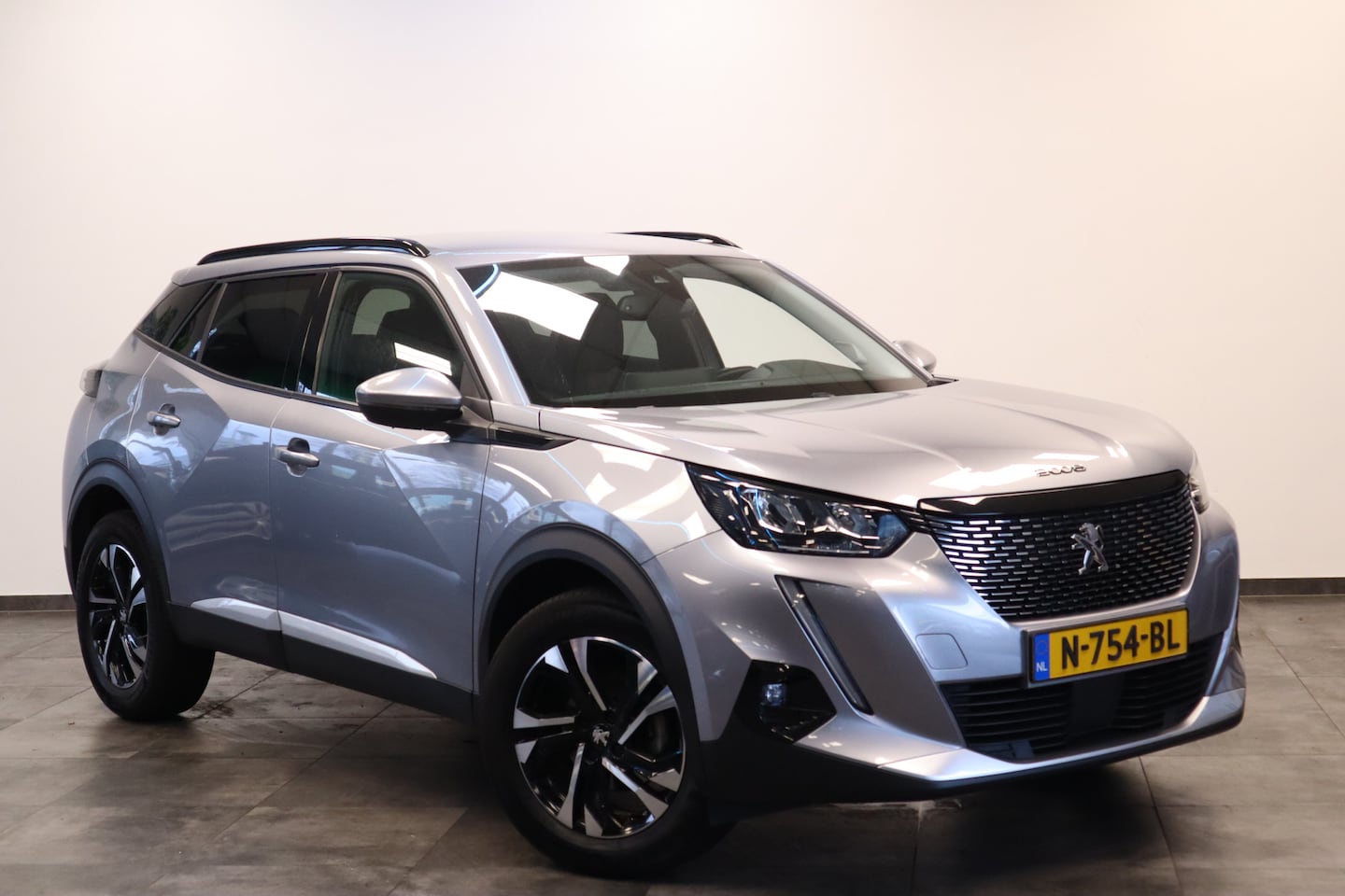 Peugeot 2008 - 1.2 PureTech Allure Pack PDC Parkeerhulp Stoelverw LED 24 maanden garantie mogelijk (*vraa - AutoWereld.nl