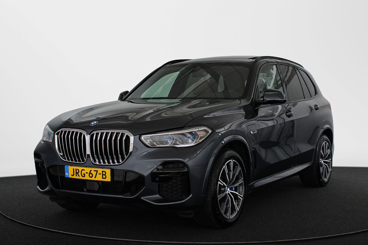 BMW X5 - xDrive45e M Sport SOH 96% Panoramadak Head-Up Achteras Besturing Trekhaak Luxe Leder - AutoWereld.nl