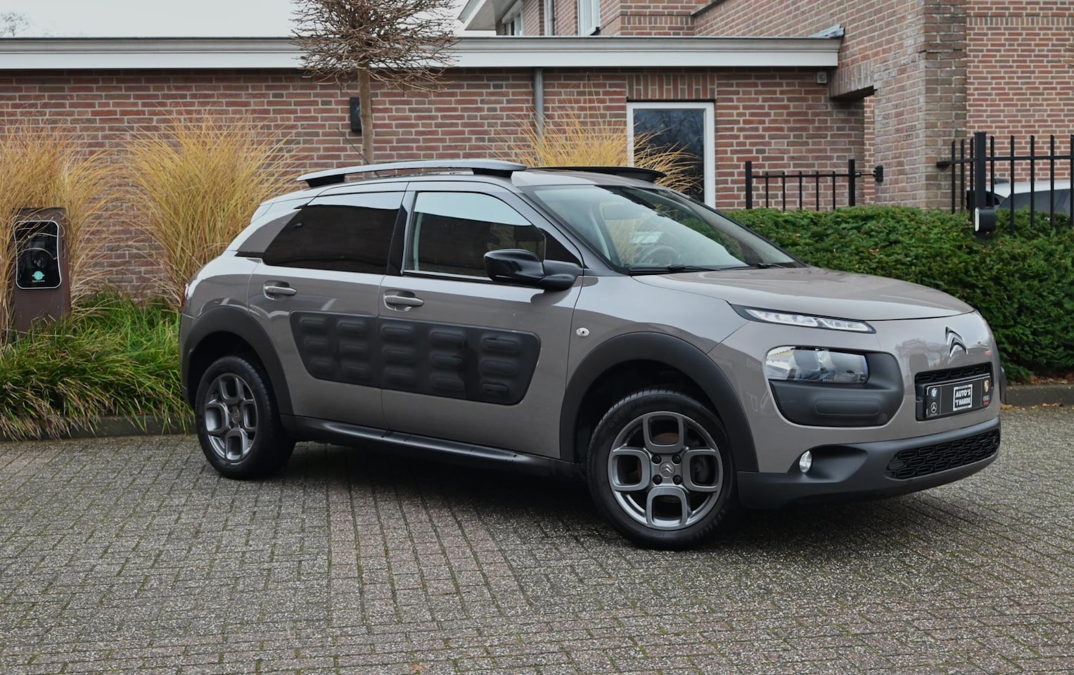 Citroën C4 Cactus - 1.2 PureTech Business Plus NW Distributie Panoramadak Camera Clima Cruise 16'' - AutoWereld.nl