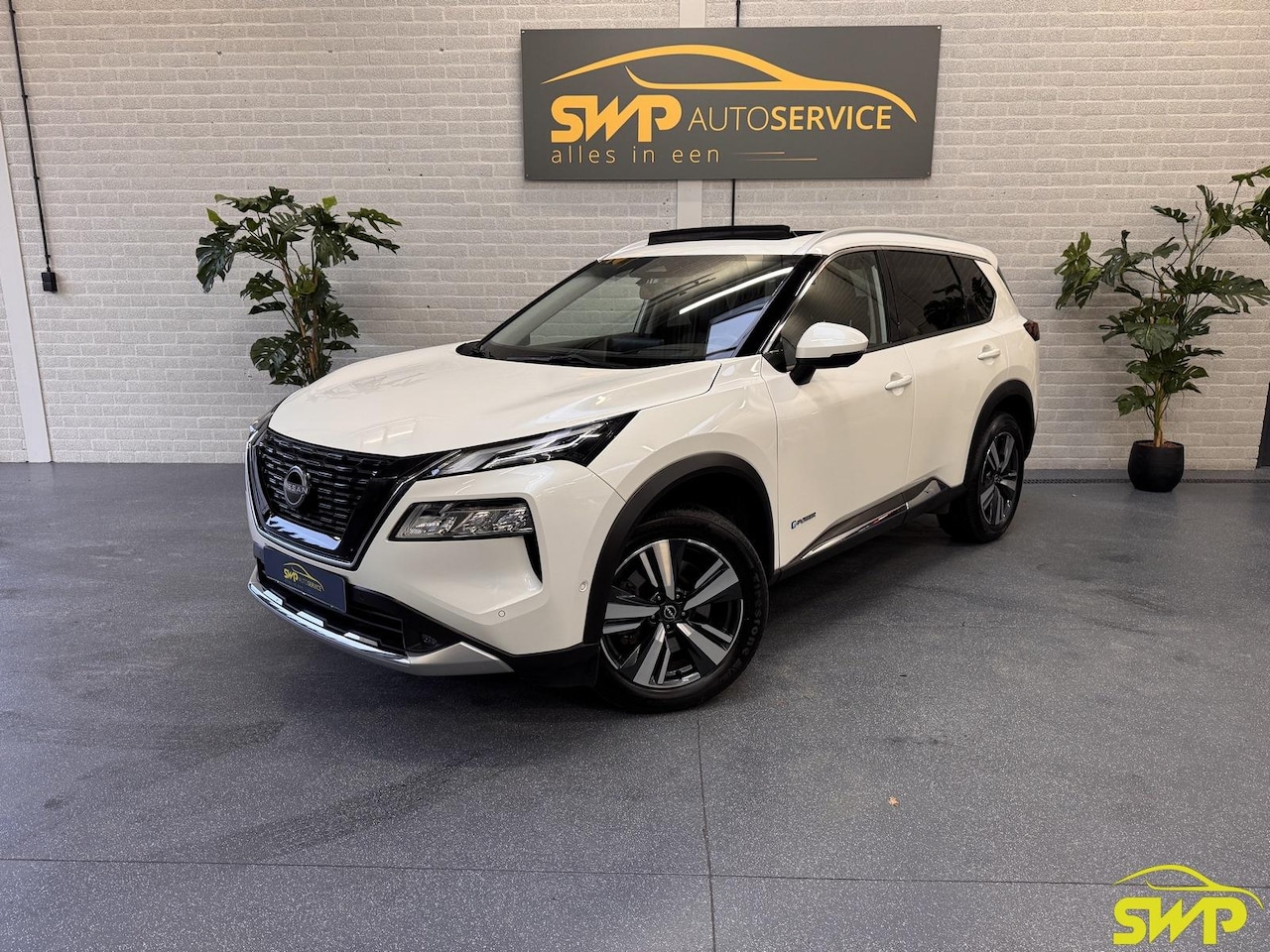 Nissan X-Trail - 1.5 e-4orce Tekna 4WD 7p. | Pano | Eletr stoel | ACC | HUD | Dodehoek - AutoWereld.nl