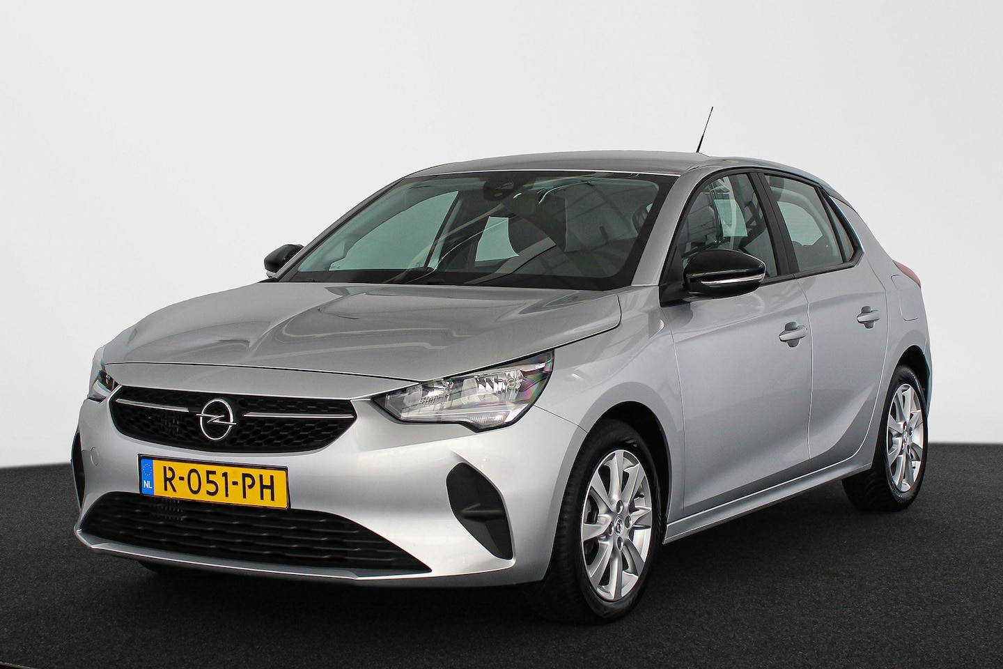 Opel Corsa - 1.2T 100PK Edition Navigatie Parkeersensoren Apple CarPlay - AutoWereld.nl