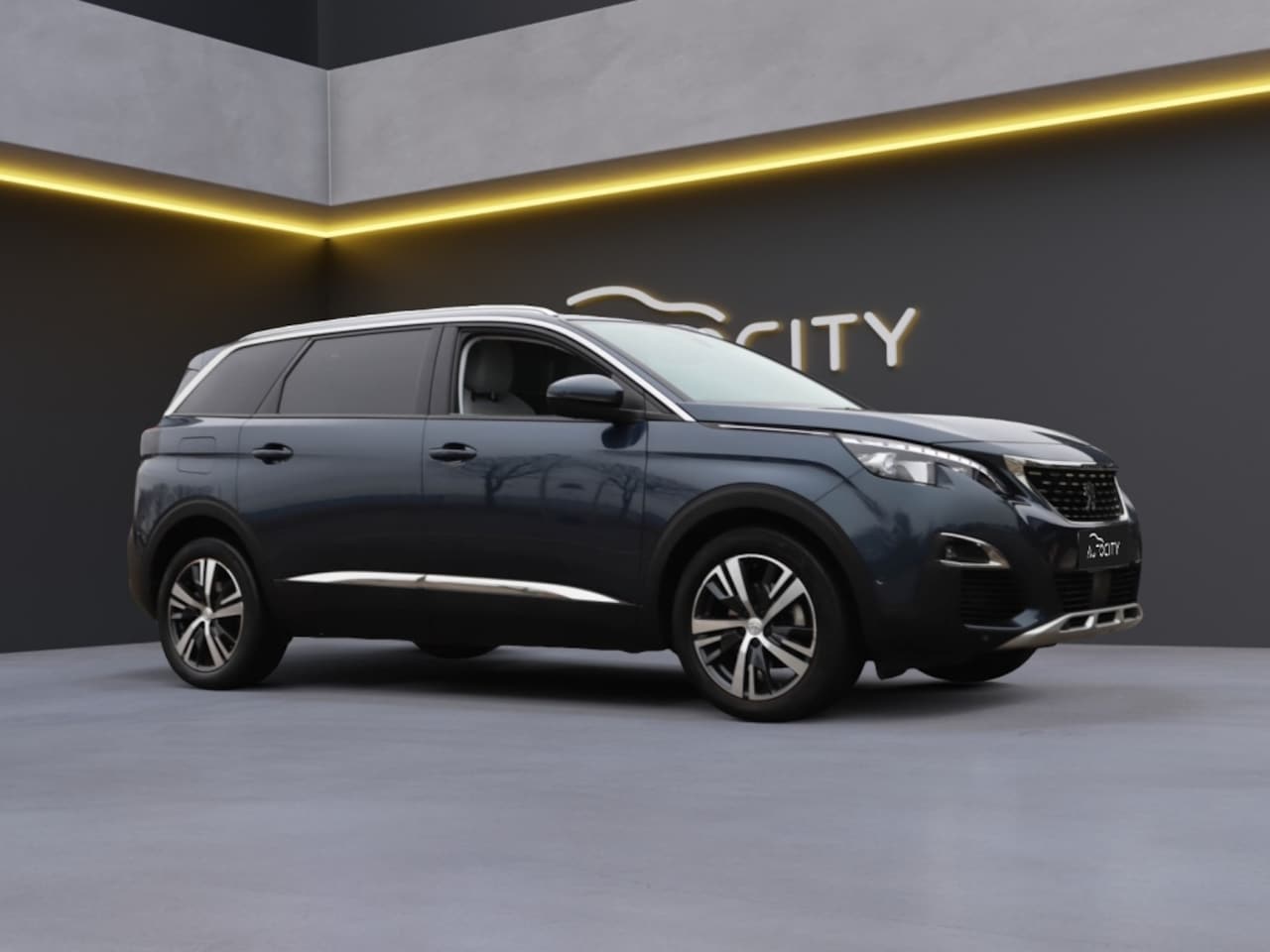Peugeot 5008 - 1.2 Puretech Allure Business 7p l Camera l Keyless - AutoWereld.nl