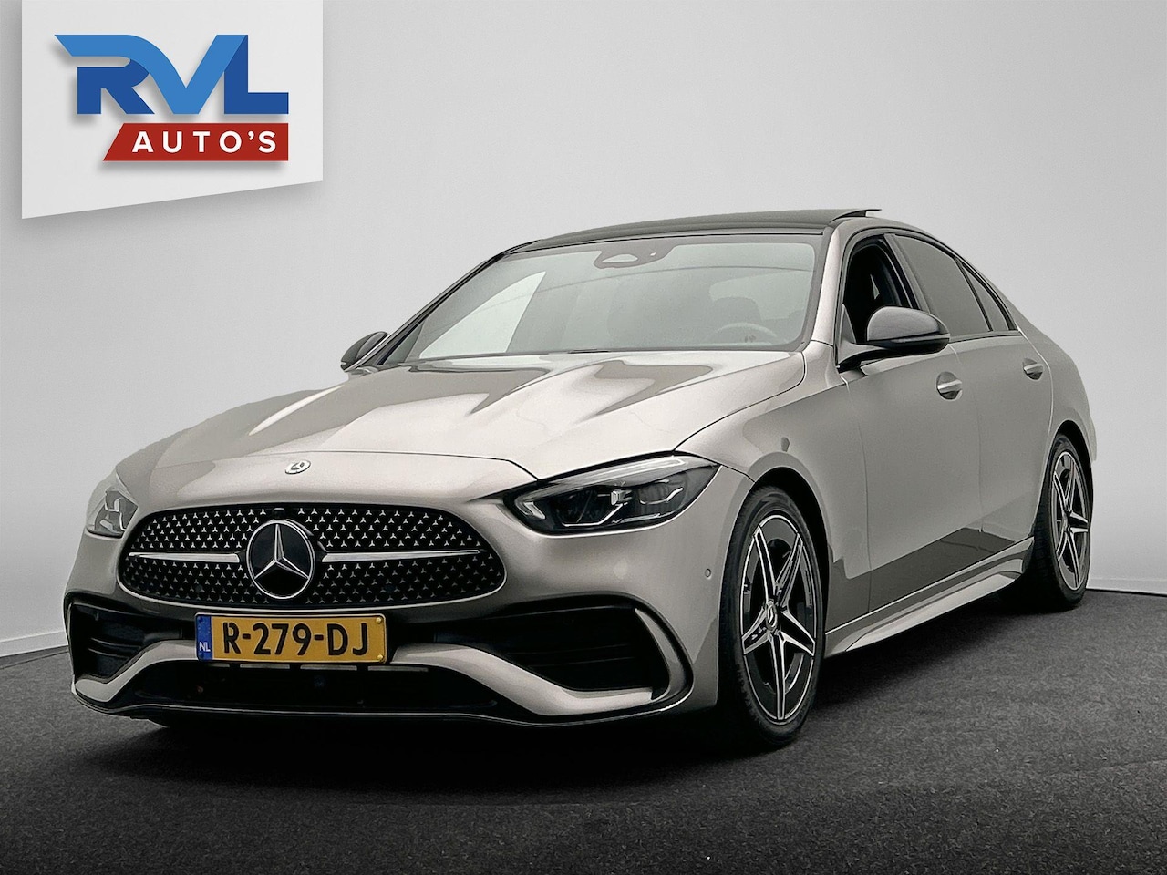 Mercedes-Benz C-klasse - 180 AMG Line | Pano/Dak | Burmester | Leder/Alcantara | Camera - AutoWereld.nl