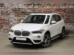 BMW X1 - xDrive20i High Executive xLine Automaat / Panoramadak / Leder / Navigatiesysteem Plus / 18