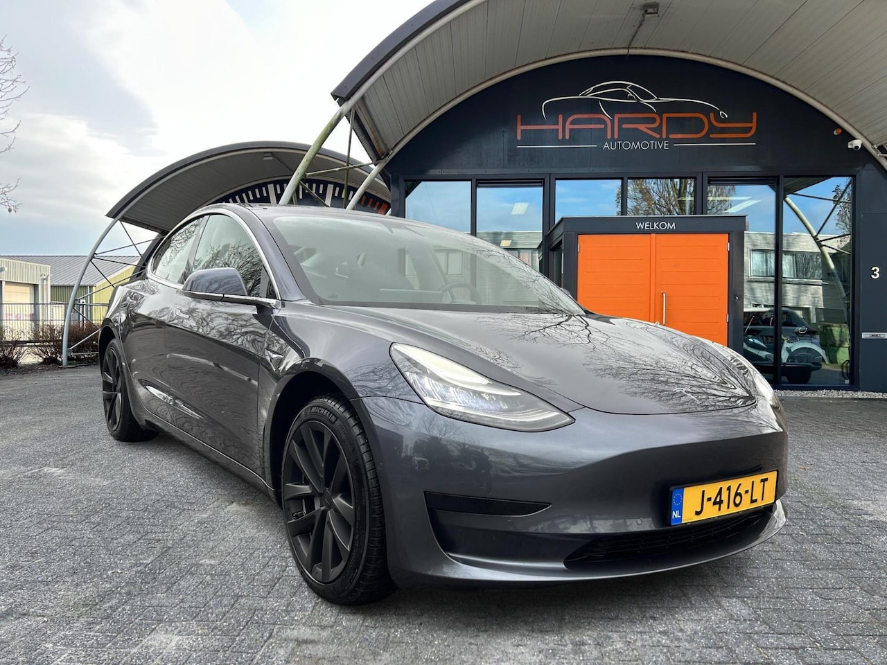 Tesla Model 3 - Standard RWD Plus 60 kWh 85% SOH Trekhaak (1.000kg) Rijklaarprijs! - AutoWereld.nl