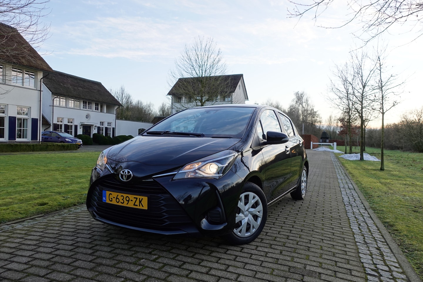 Toyota Yaris - 1.5 VVT-i Active | Camera | Navi | Cruise Control | NAP | - AutoWereld.nl