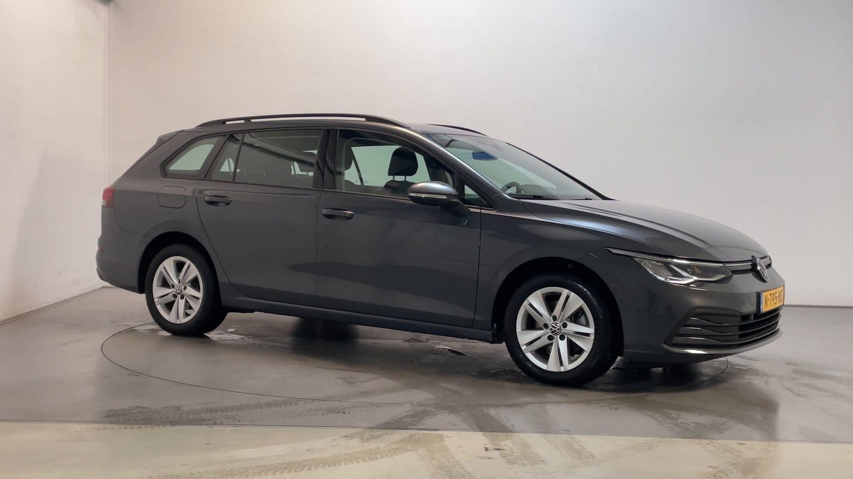 Volkswagen Golf Variant - 1.0 TSI 110pk Life Virtual Cockpit Navigatie Parkeersensoren DAB+ App-Connect - AutoWereld.nl