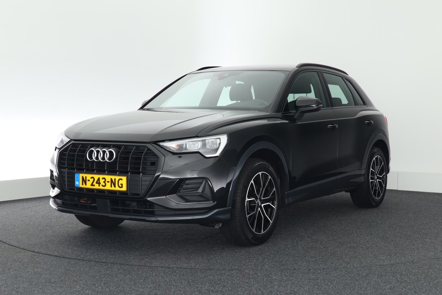 Audi Q3 - 35 TFSI 150pk Pro Line Trekhaak Camera Keyless Leder Navigatie - AutoWereld.nl
