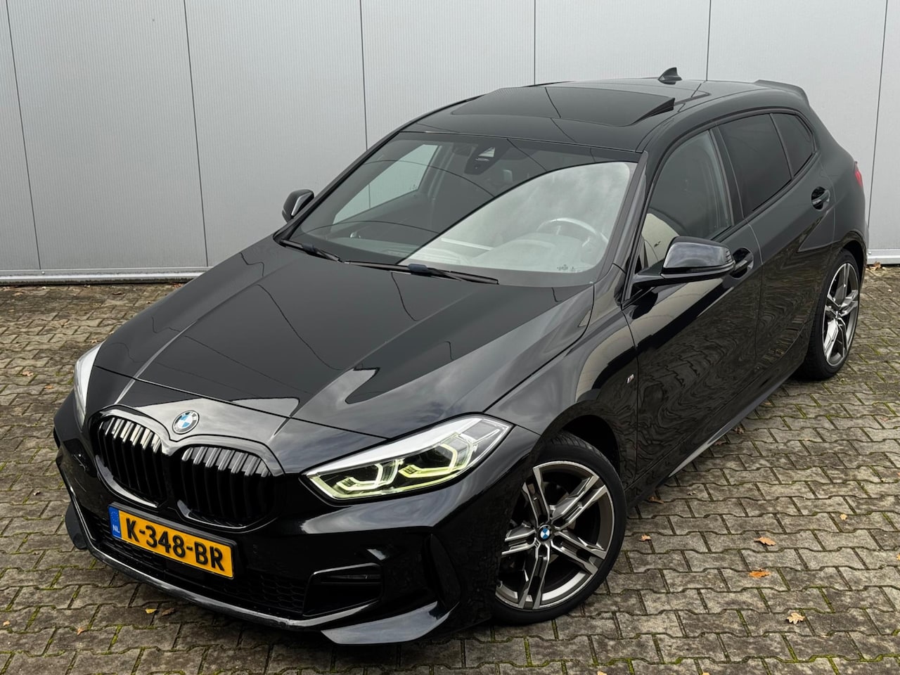 BMW 1-serie - 118i M SPORT EXECUTIVE EDITION VIRTUAL PANORAMADAK CARPLAY DAB+ ORIGINEEL NEDERLANDS LED M - AutoWereld.nl