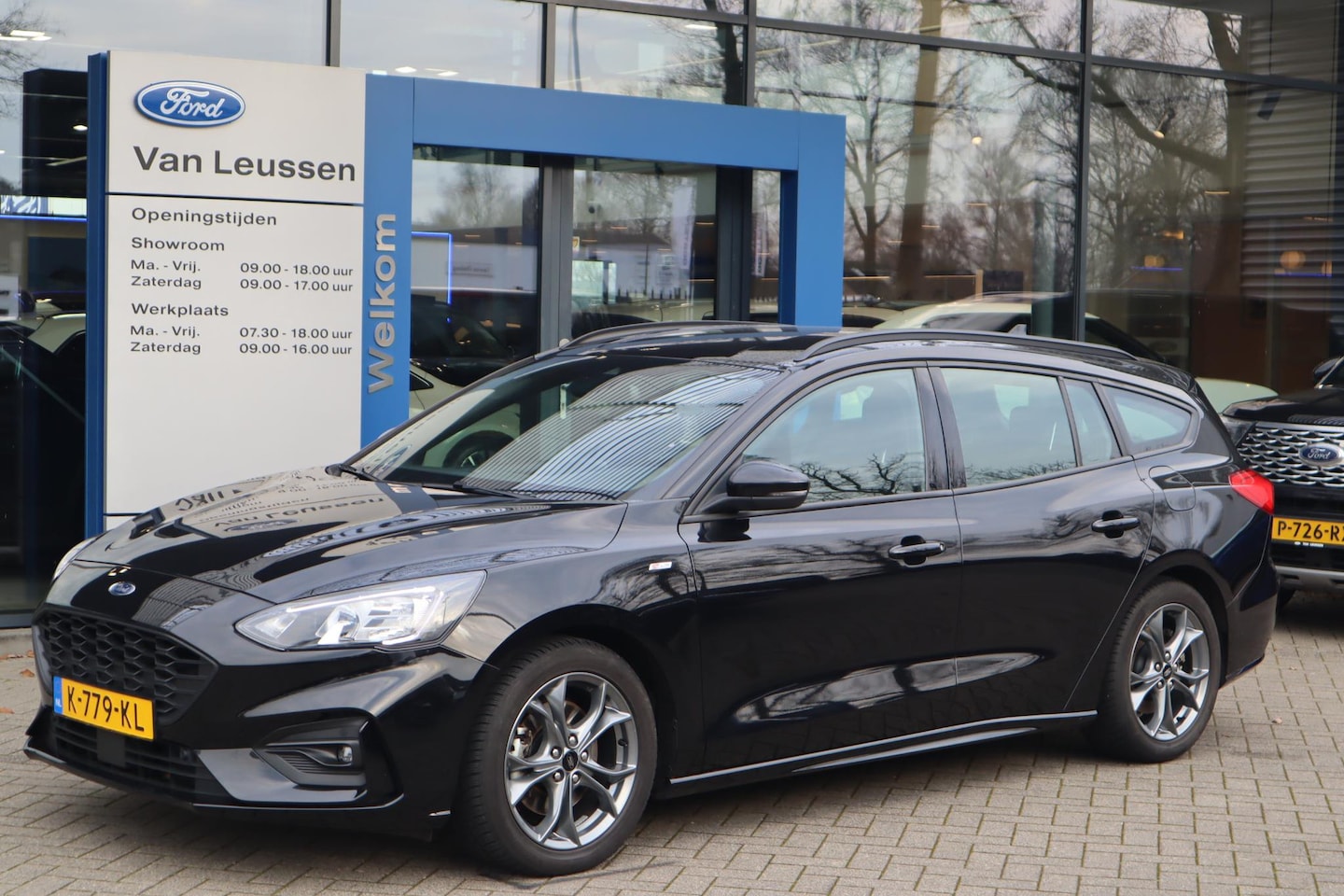 Ford Focus Wagon - 125PK HYBRID ST-LINE NAVI TREKHAAK CAMERA CLIMA APPLE/ANDROID PARK-SENSOREN - AutoWereld.nl