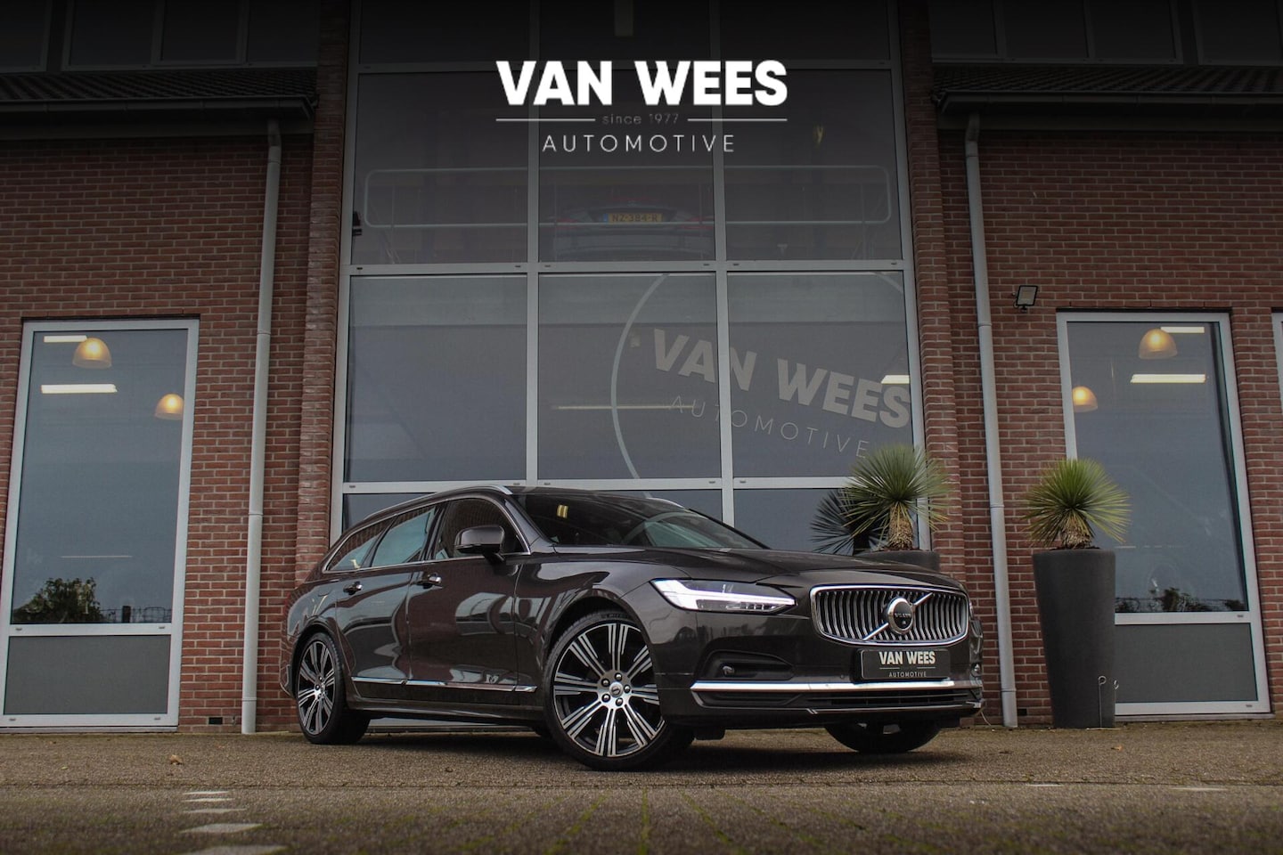 Volvo V90 - 2.0 B4 Business Pro Inscription| BTW auto | 1e eigenaar | NL auto | 20 inch | Panoramadak - AutoWereld.nl