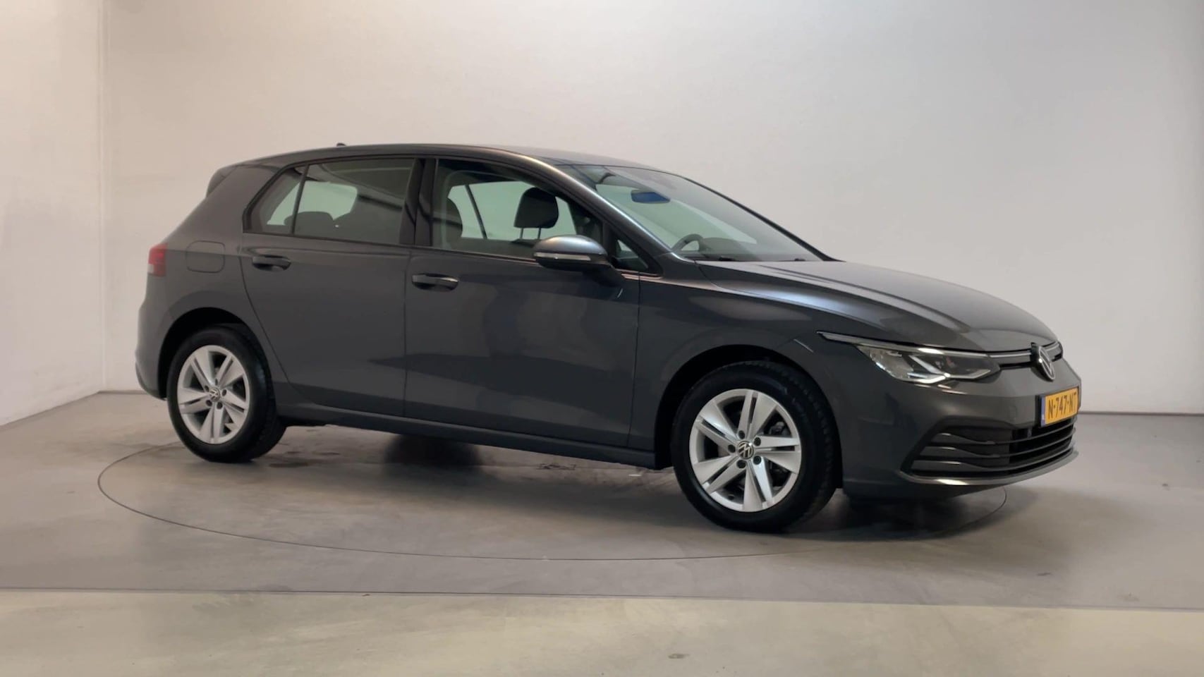 Volkswagen Golf - 1.0 eTSI DSG Life Navigatie Parkeersensoren App-Connect DAB+ - AutoWereld.nl