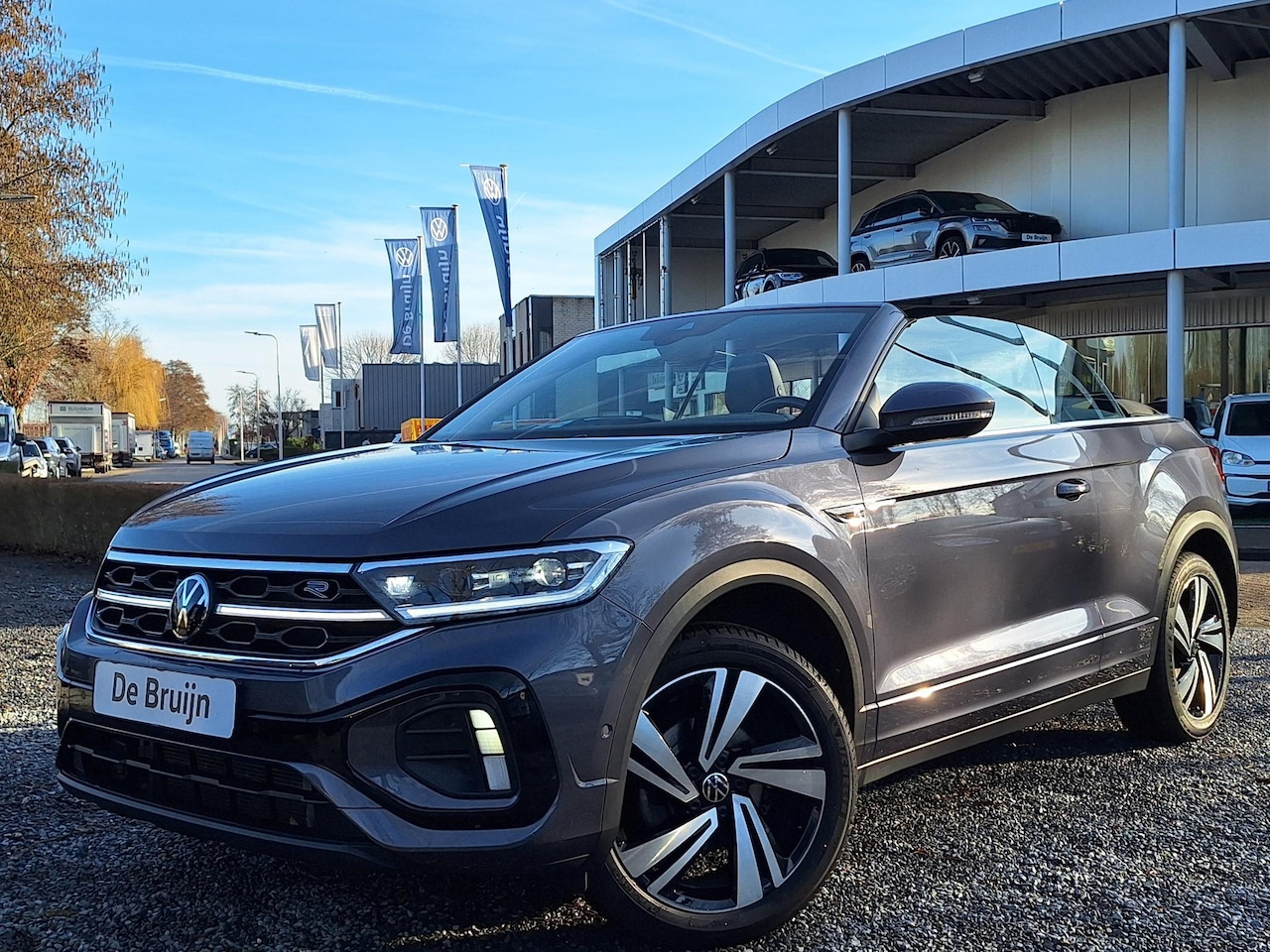 Volkswagen T-Roc Cabrio - 1.5 TSI 150pk DSG R-Line (Trekhaak,Camera,Virtual,IQ) - AutoWereld.nl