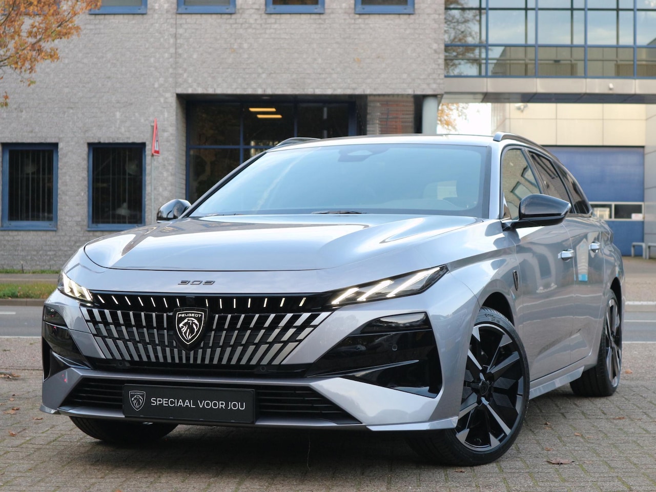 Peugeot 308 SW - 1.6 Plug-in Hybrid 195 GT / 360 Camera / Elektrische Stoelen / Navigatie - AutoWereld.nl