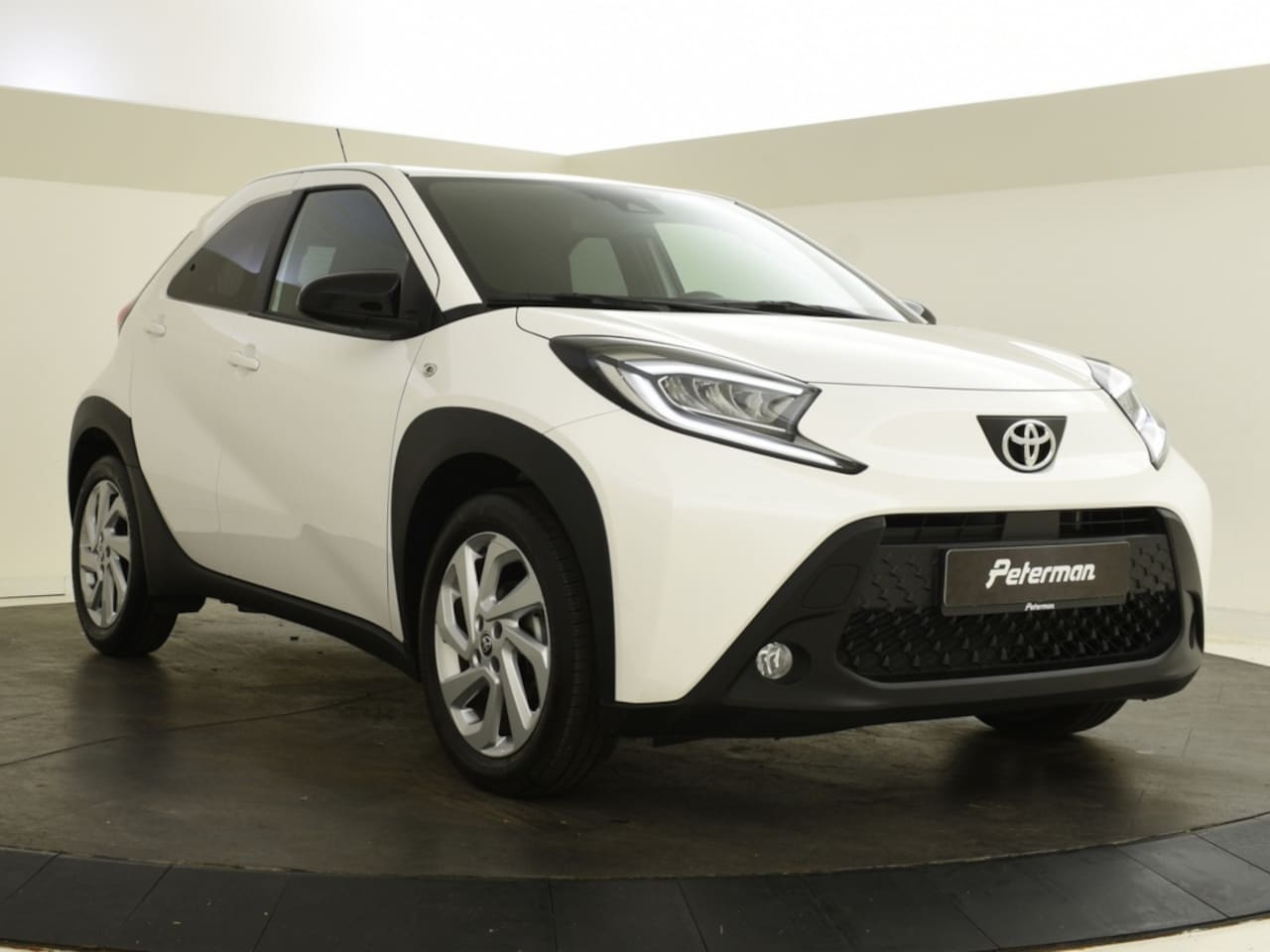 Toyota Aygo X - 1.0 VVT-i MT first | Carplay | Stoelverwarming | LMV - AutoWereld.nl